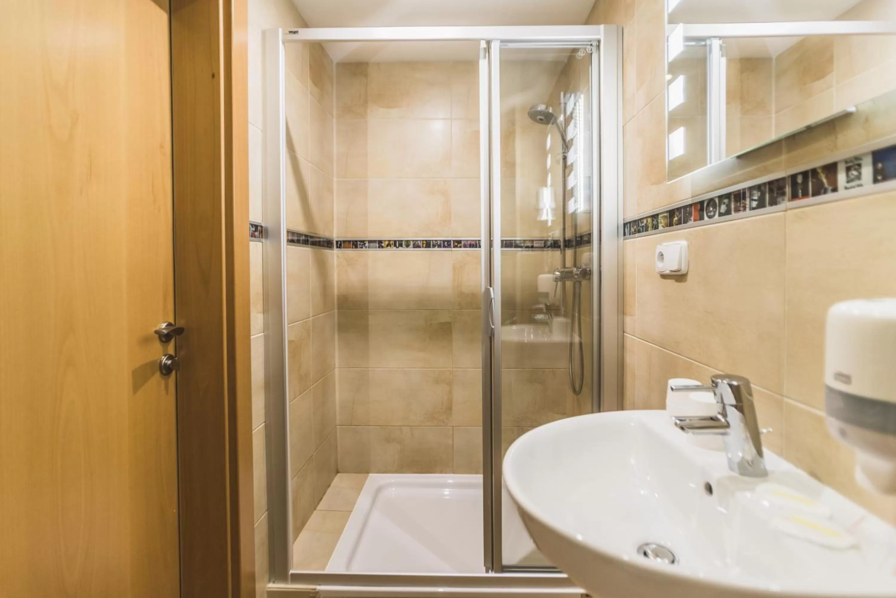 Shower in Hotel Muza