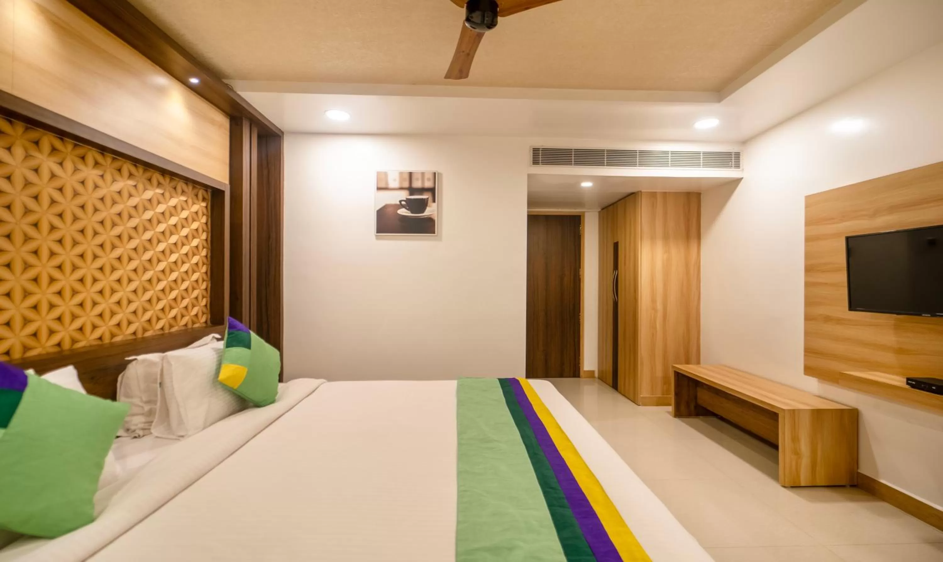 Bedroom, Bed in Treebo Golden Swan Pammal