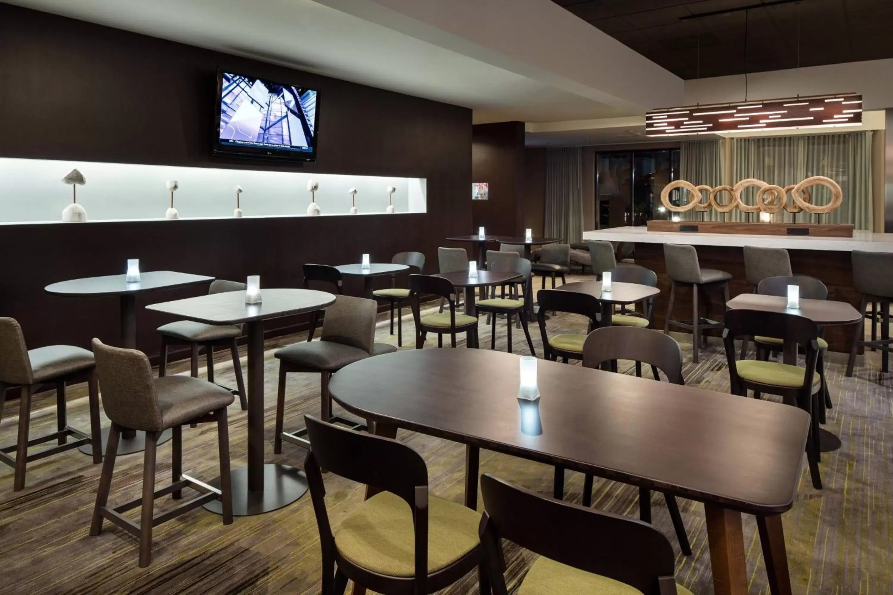 Restaurant/Places to Eat in Courtyard by Marriott Phoenix Airport