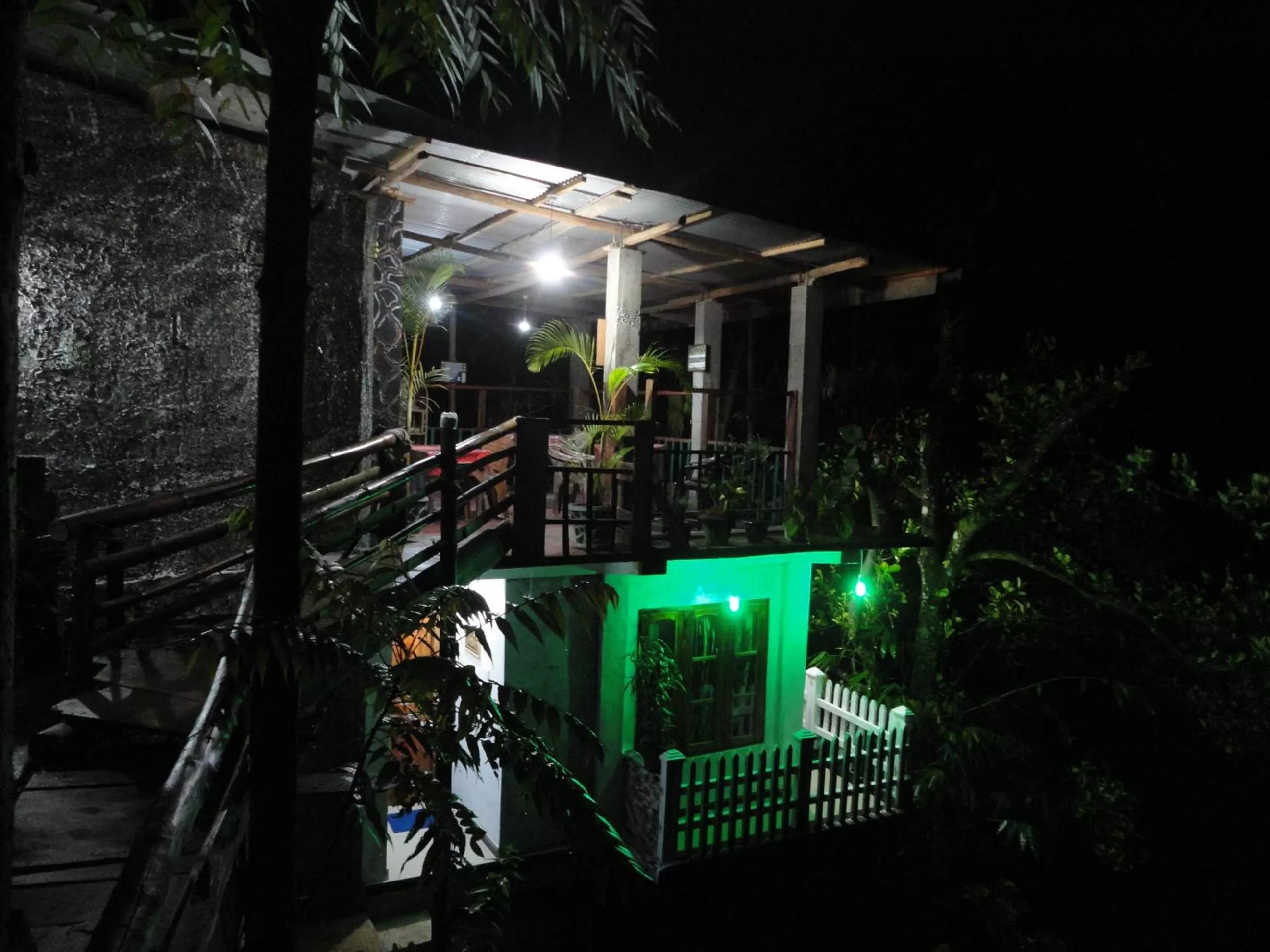 Night in Rock View Rest Hatton