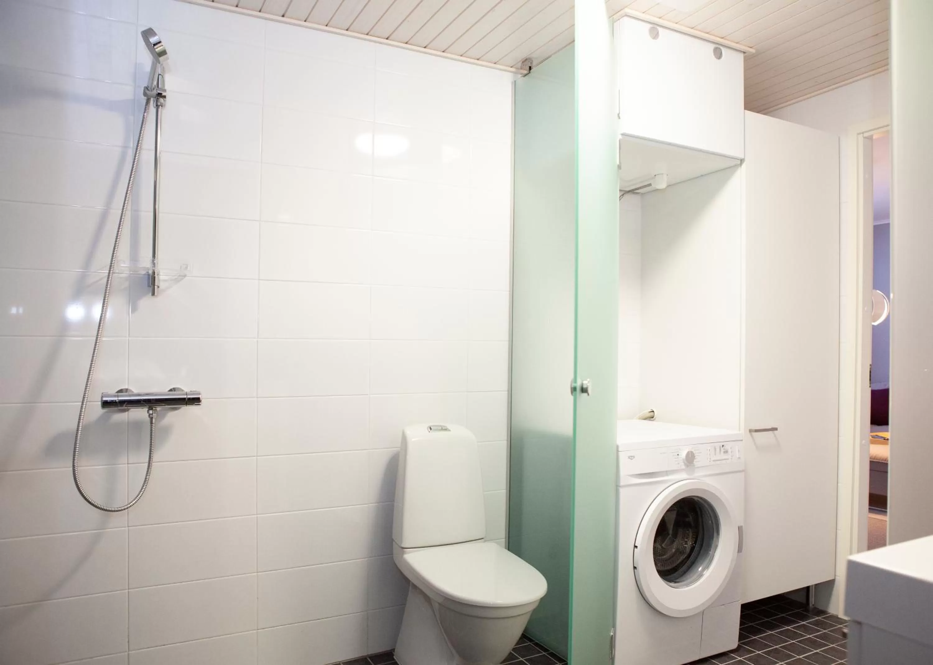 Shower in Lake Residence Ukkohalla