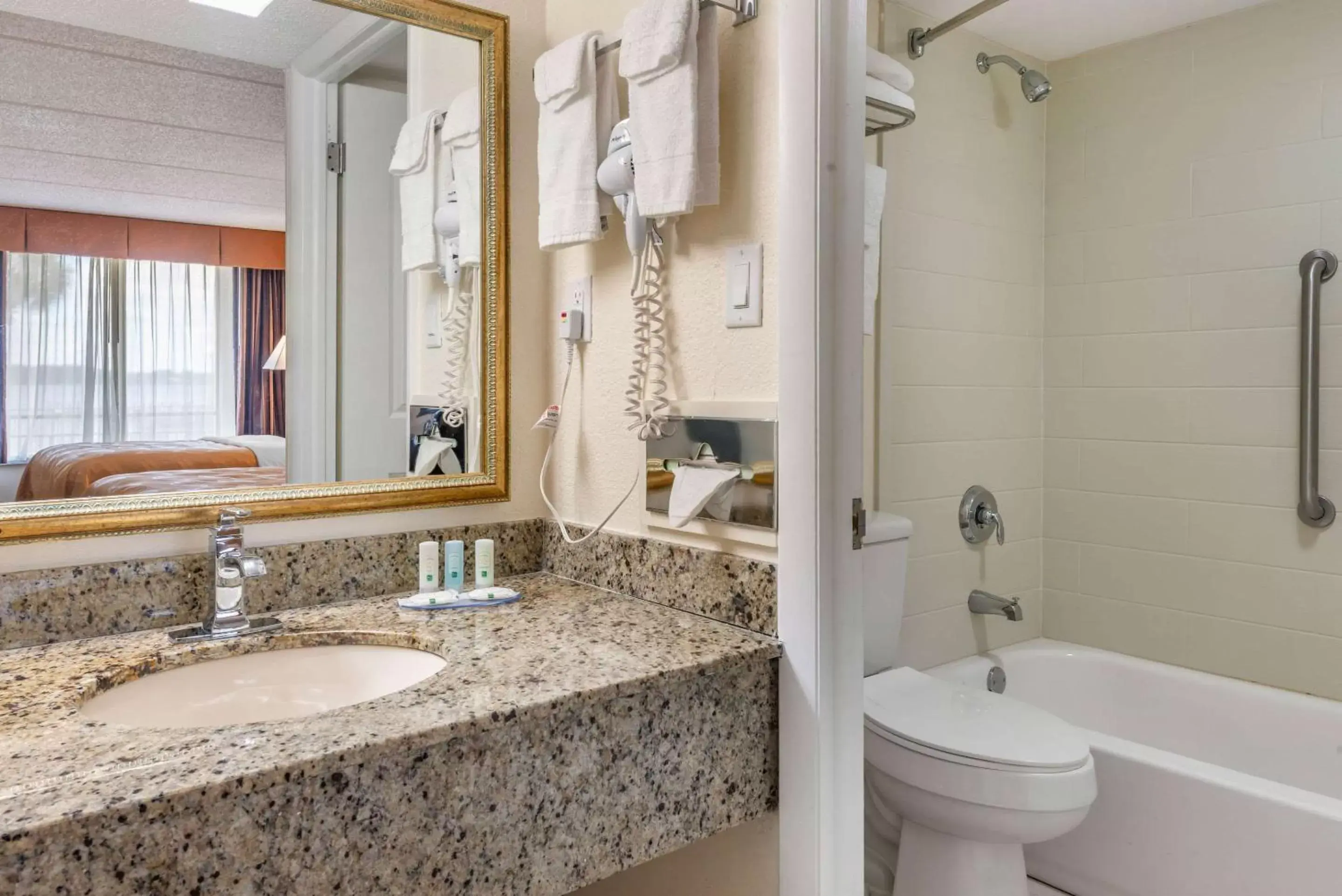 Bathroom in Quality Inn and Suites Riverfront