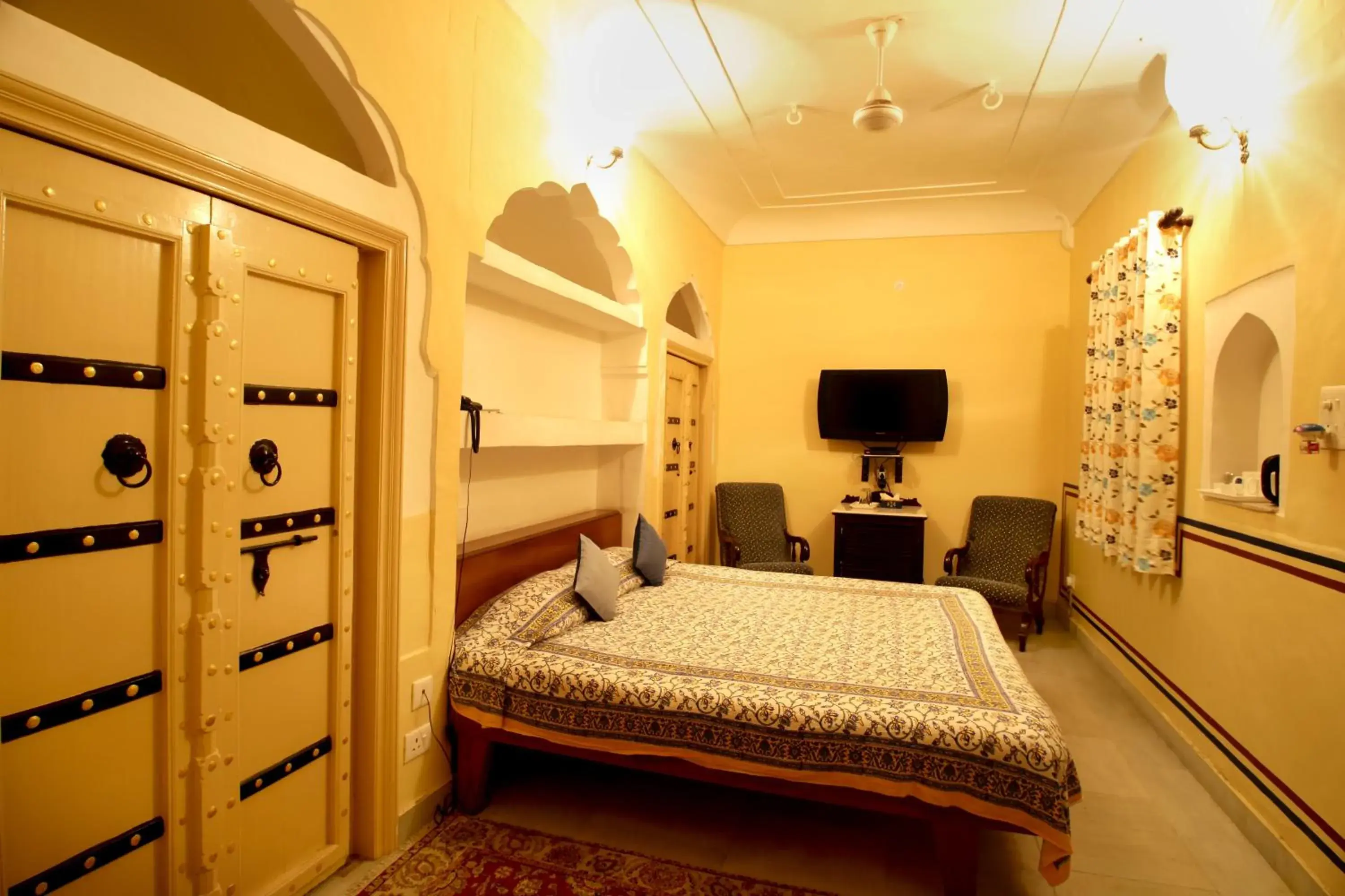 Bed in Khatu Haveli