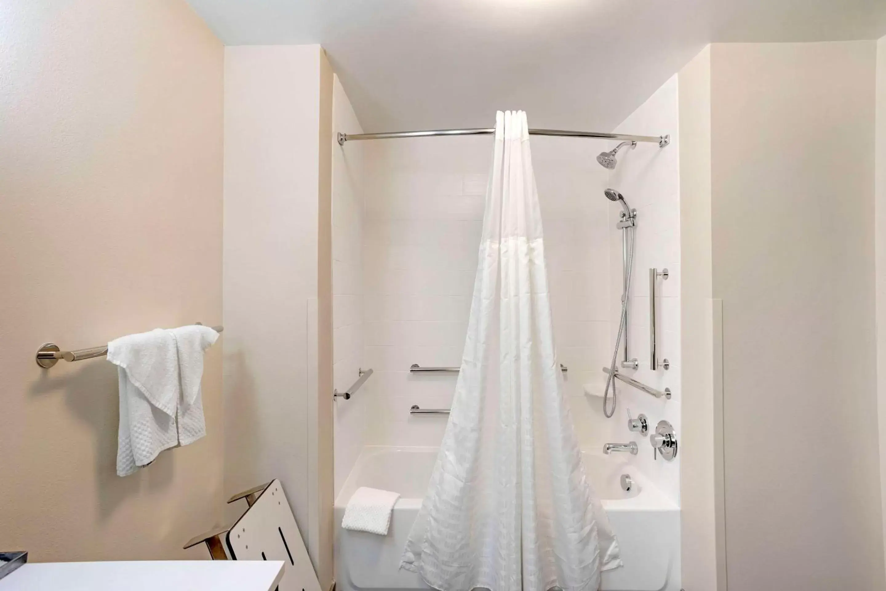 Bedroom, Bathroom in Sleep Inn North - Central York