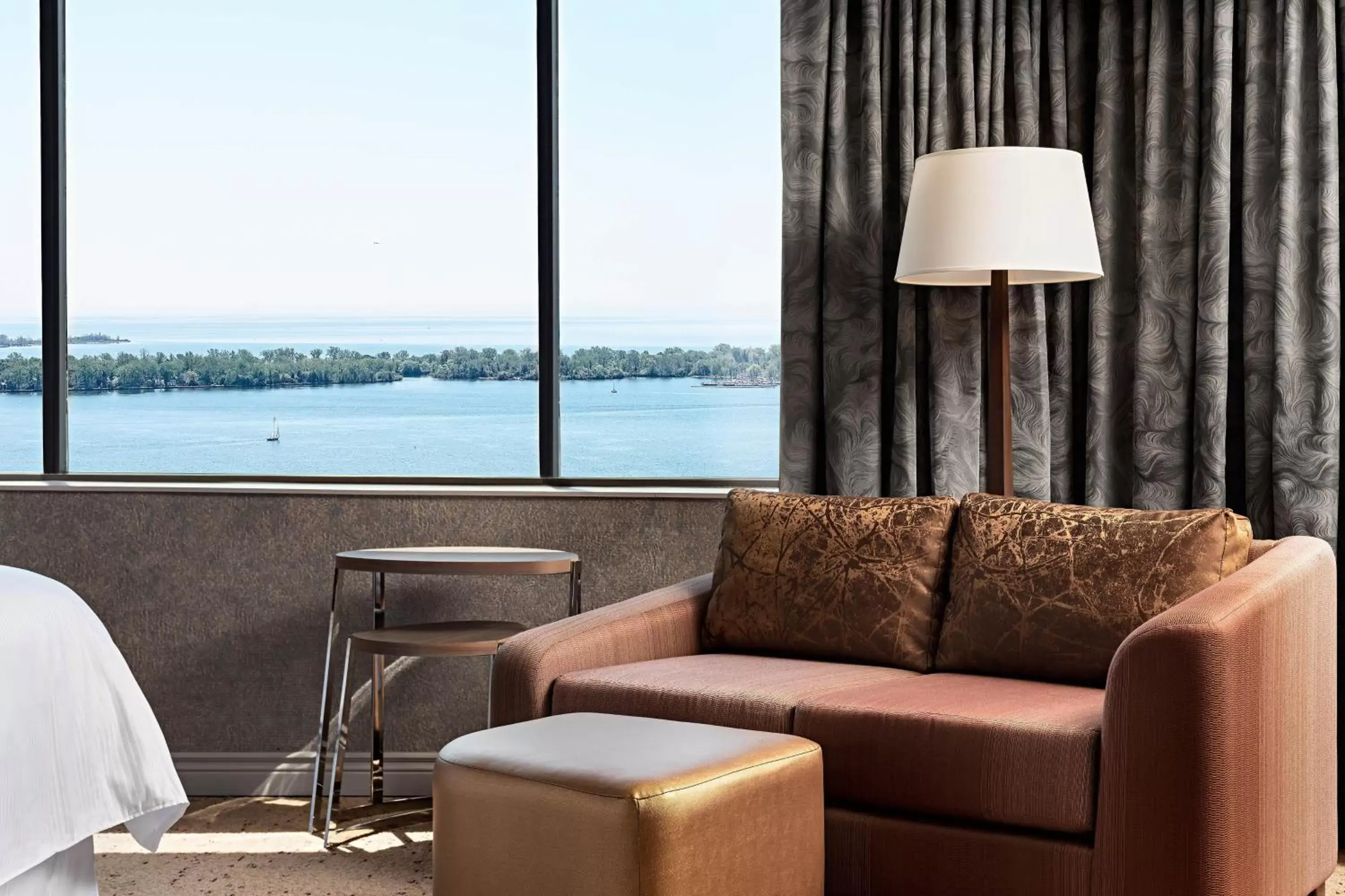 Photo of the whole room, Seating Area in The Westin Harbour Castle, Toronto