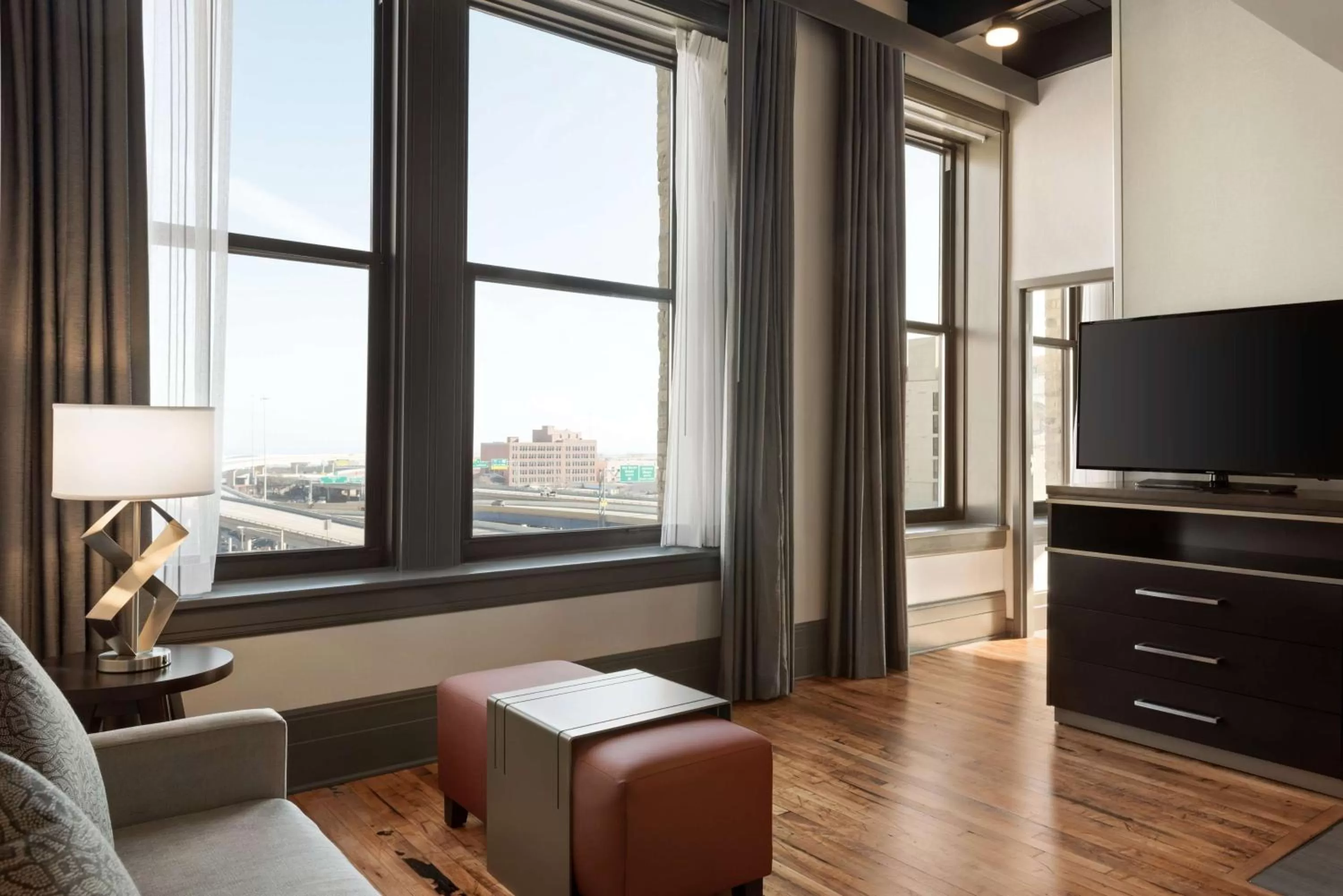 TV and multimedia in Homewood Suites By Hilton Milwaukee Downtown