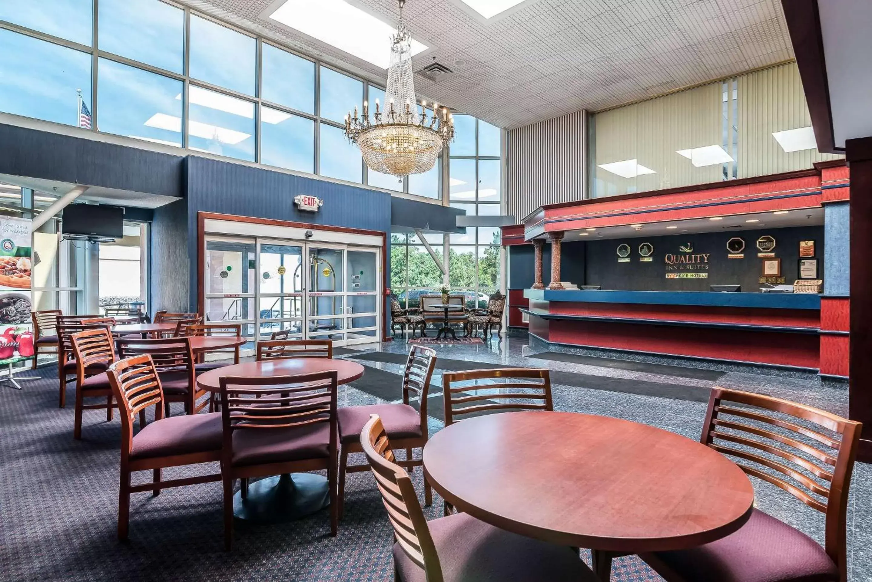 Restaurant/places to eat, Lounge/Bar in Quality Inn & Suites Albany Airport