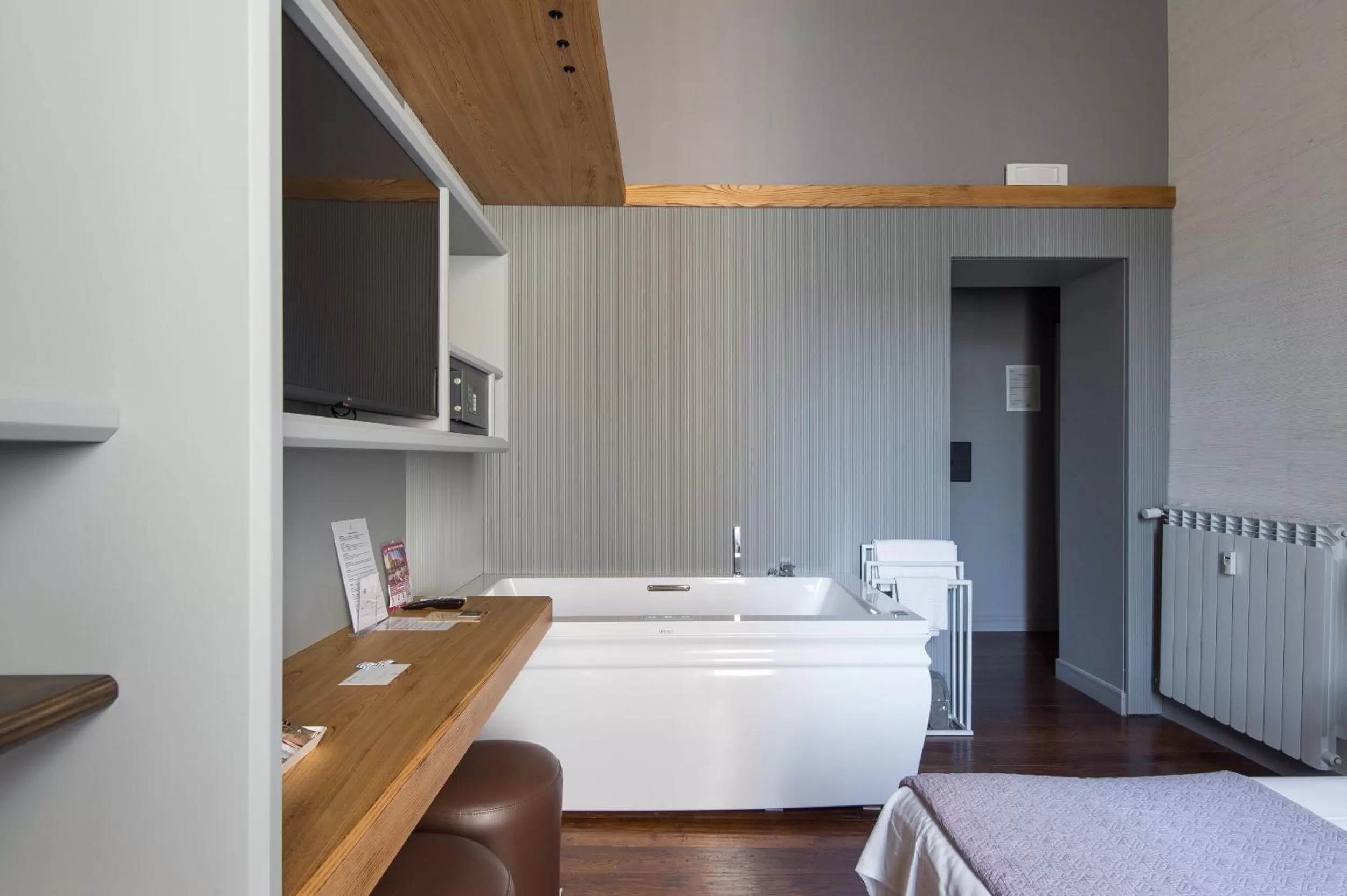 Bedroom, Bed in New Design St.Peter