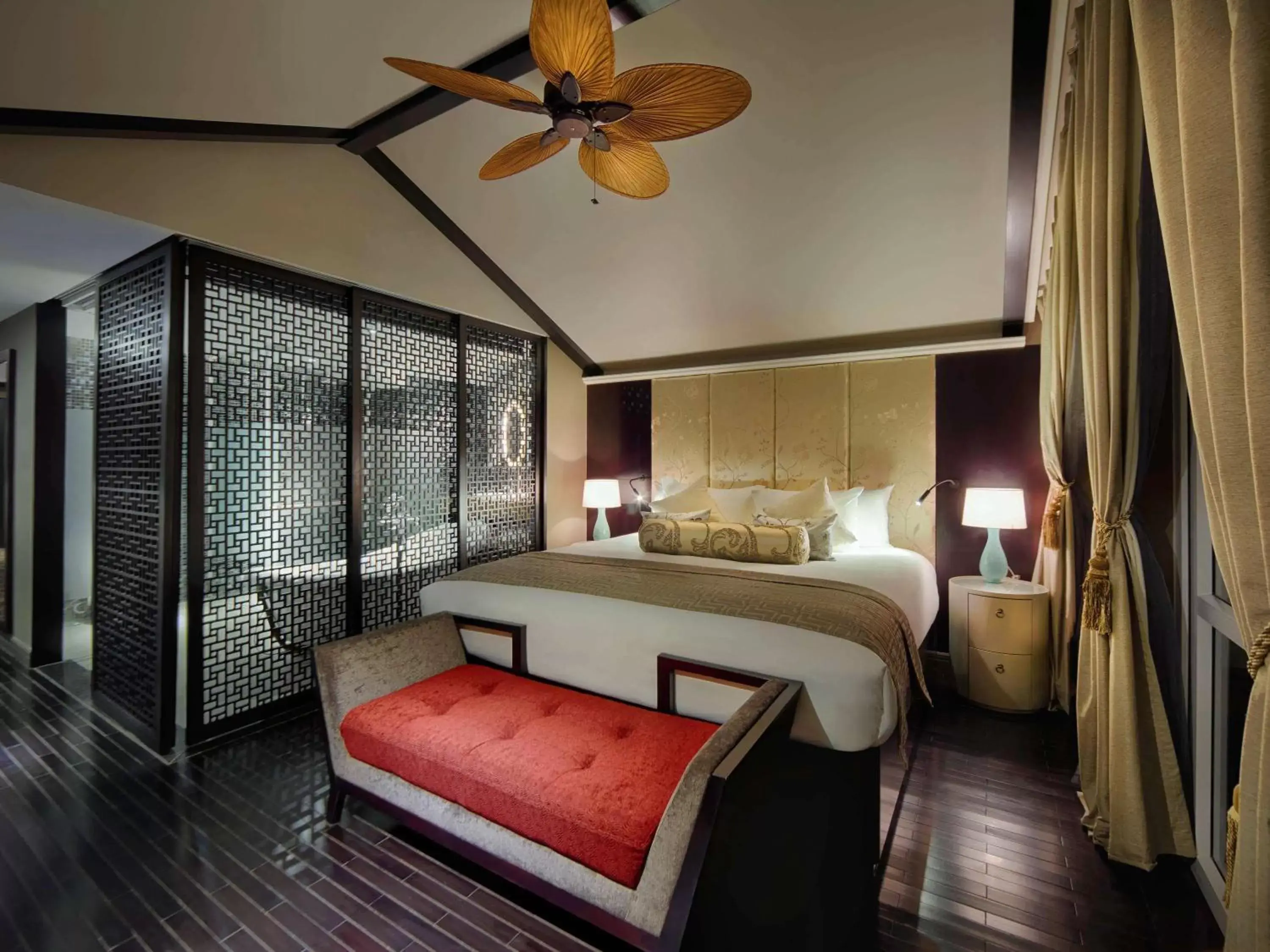 Bedroom, Bed in Hotel Royal Hoi An - MGallery