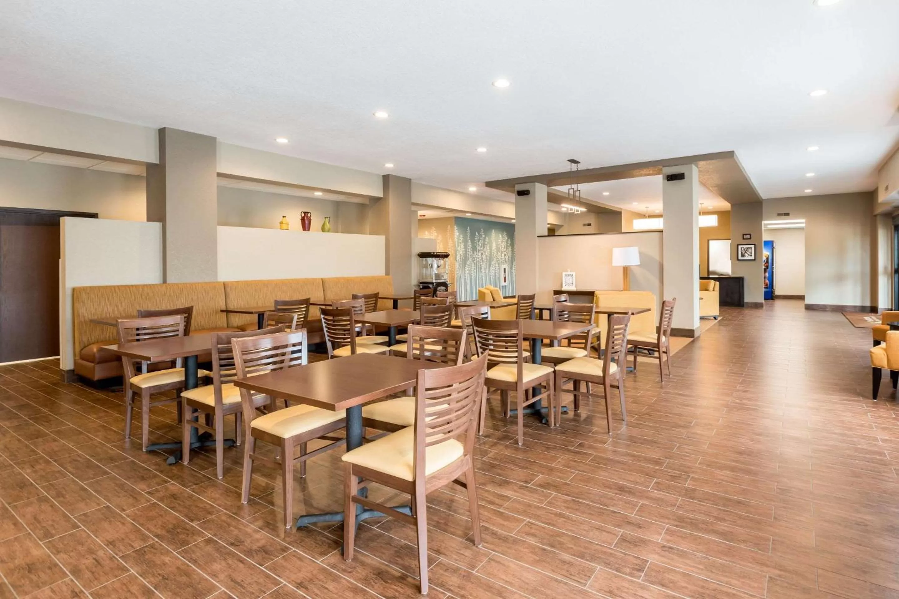 Restaurant/places to eat in Sleep Inn & Suites West Des Moines near Jordan Creek