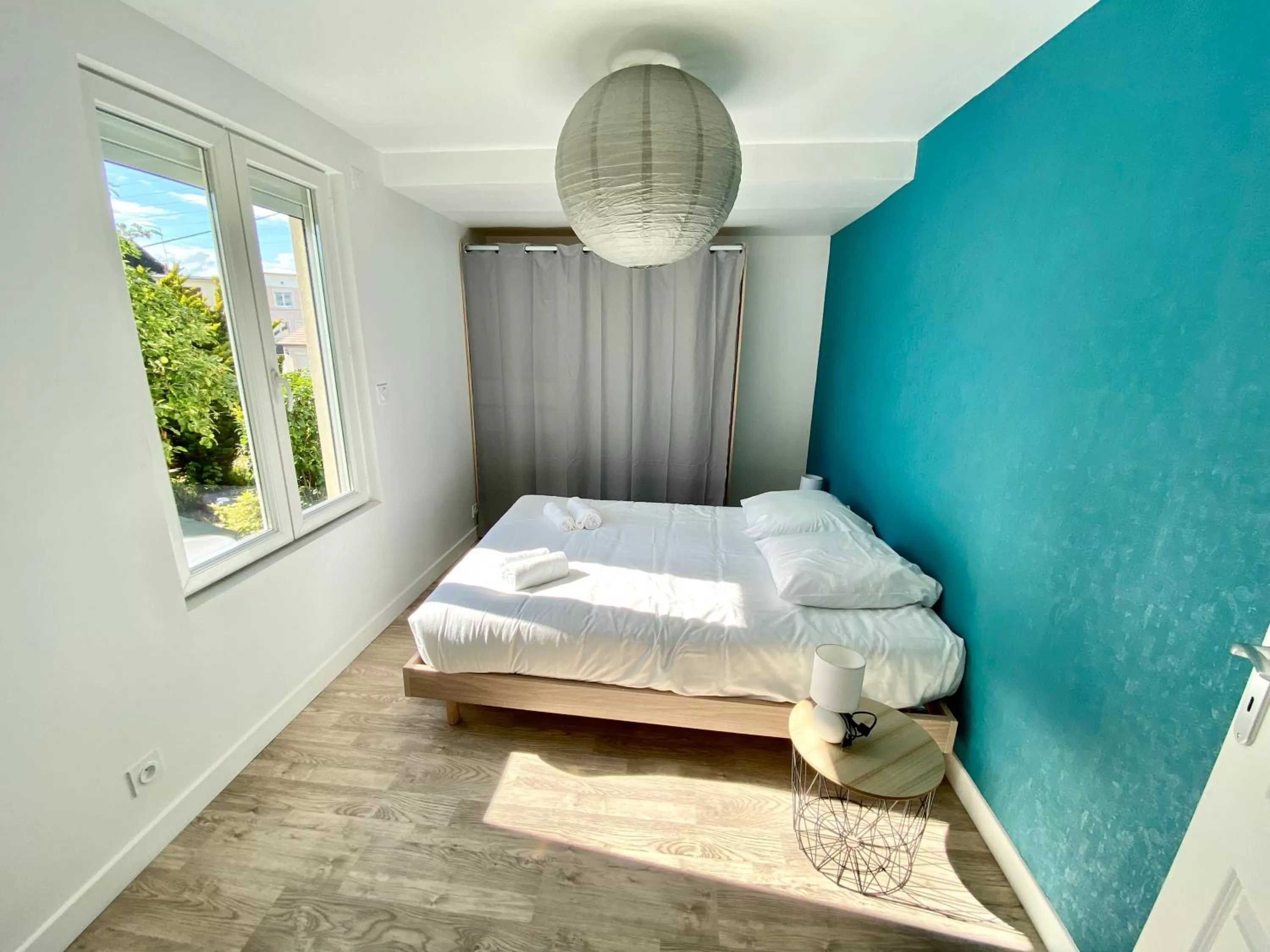 Bed in Bienvenue chez vous, Déplacement Pro