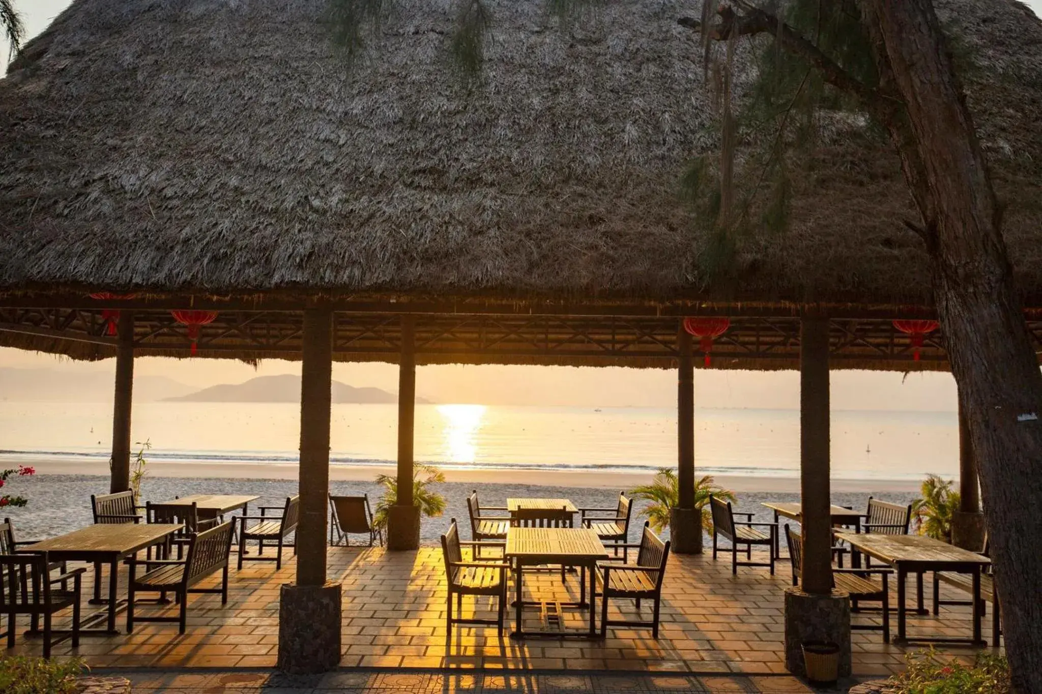 Dining area, Restaurant/Places to Eat in Diamond Bay Condotel Resort Nha Trang