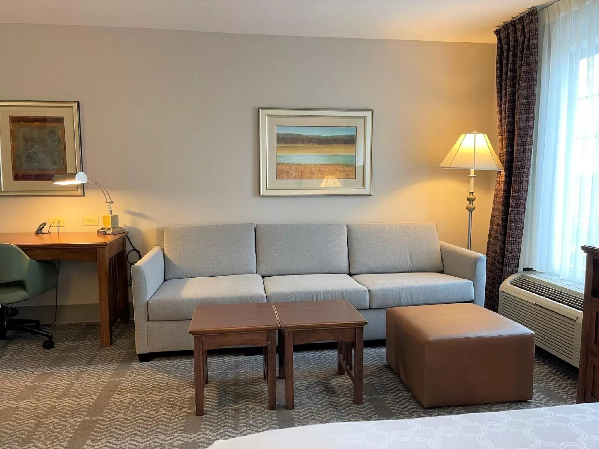 Living room, Seating Area in Staybridge Suites Milwaukee West-Oconomowoc, an IHG Hotel