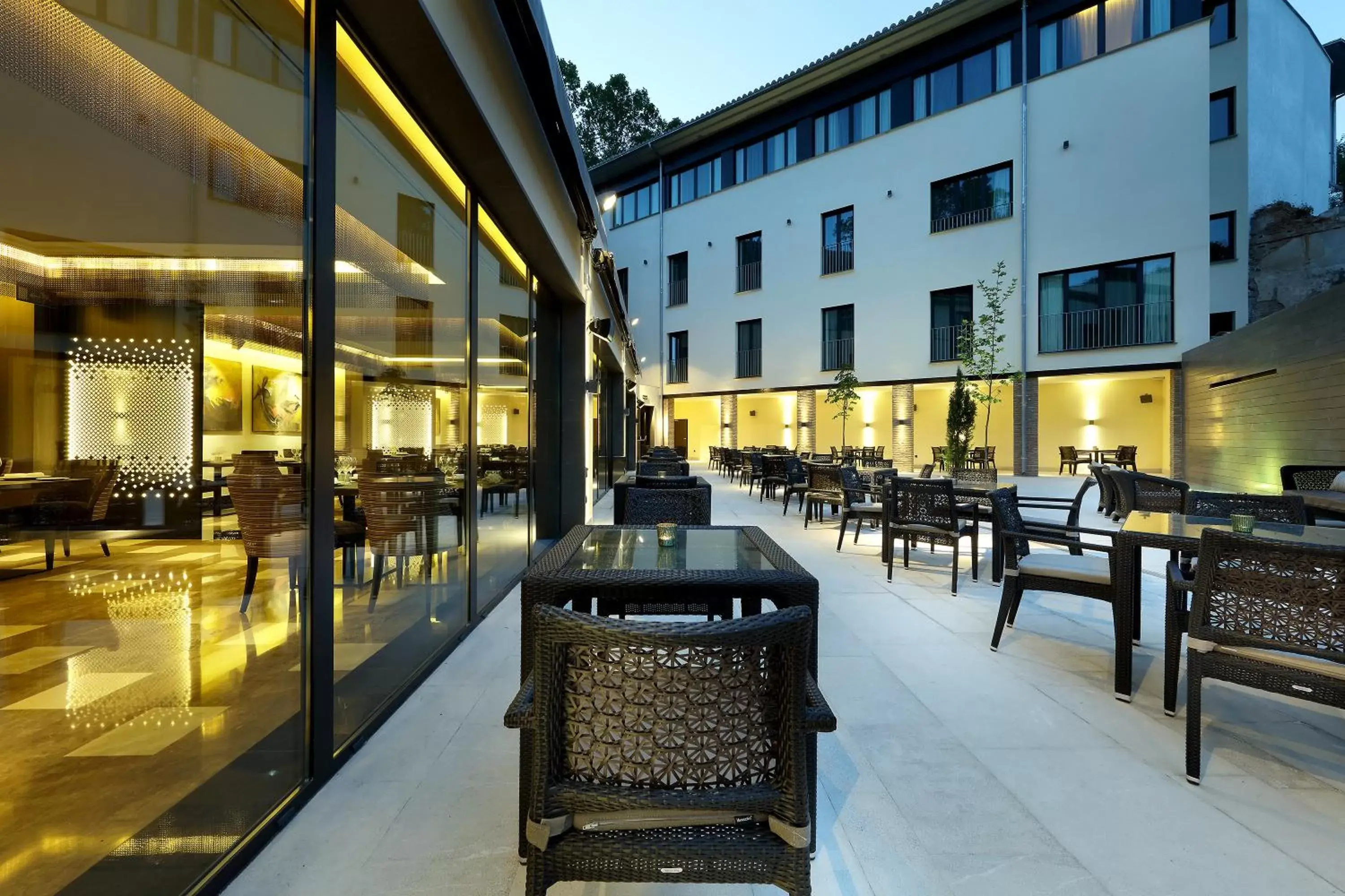 Balcony/Terrace, Restaurant/Places to Eat in Áurea Washington Irving by Eurostars Hotel Company
