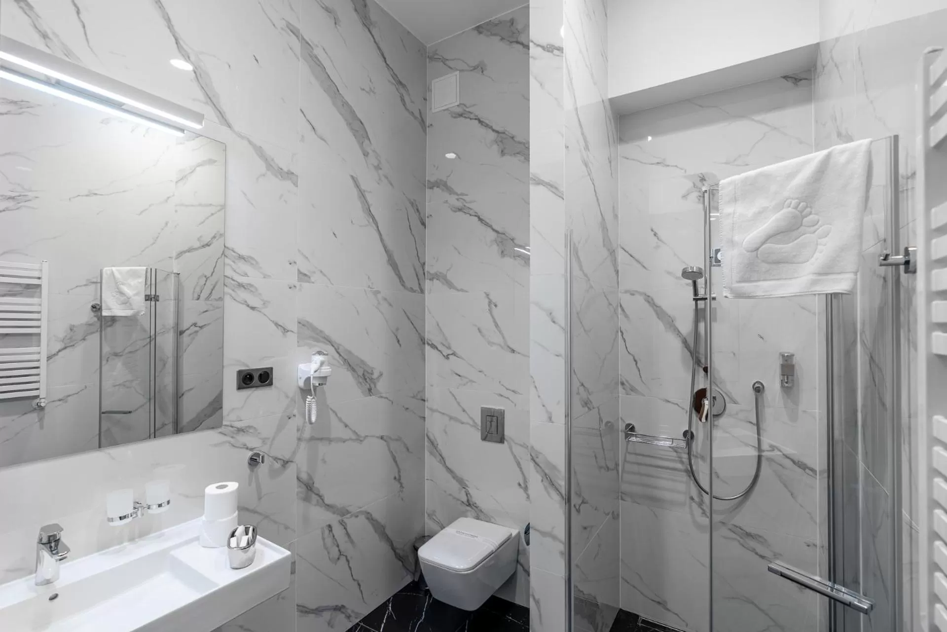 Bathroom in Hotel Wodnik