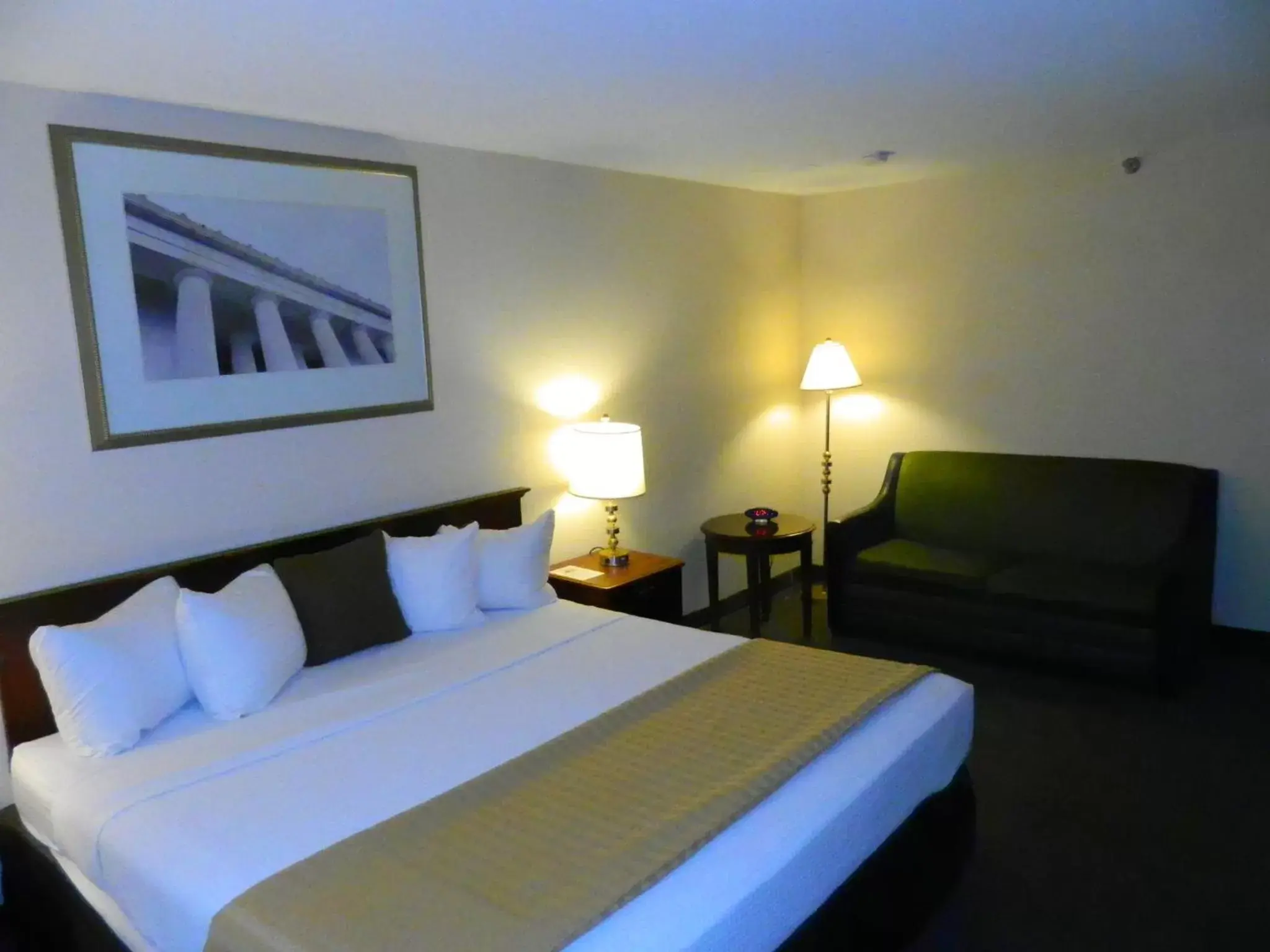 Bed in Capital Plaza Hotel