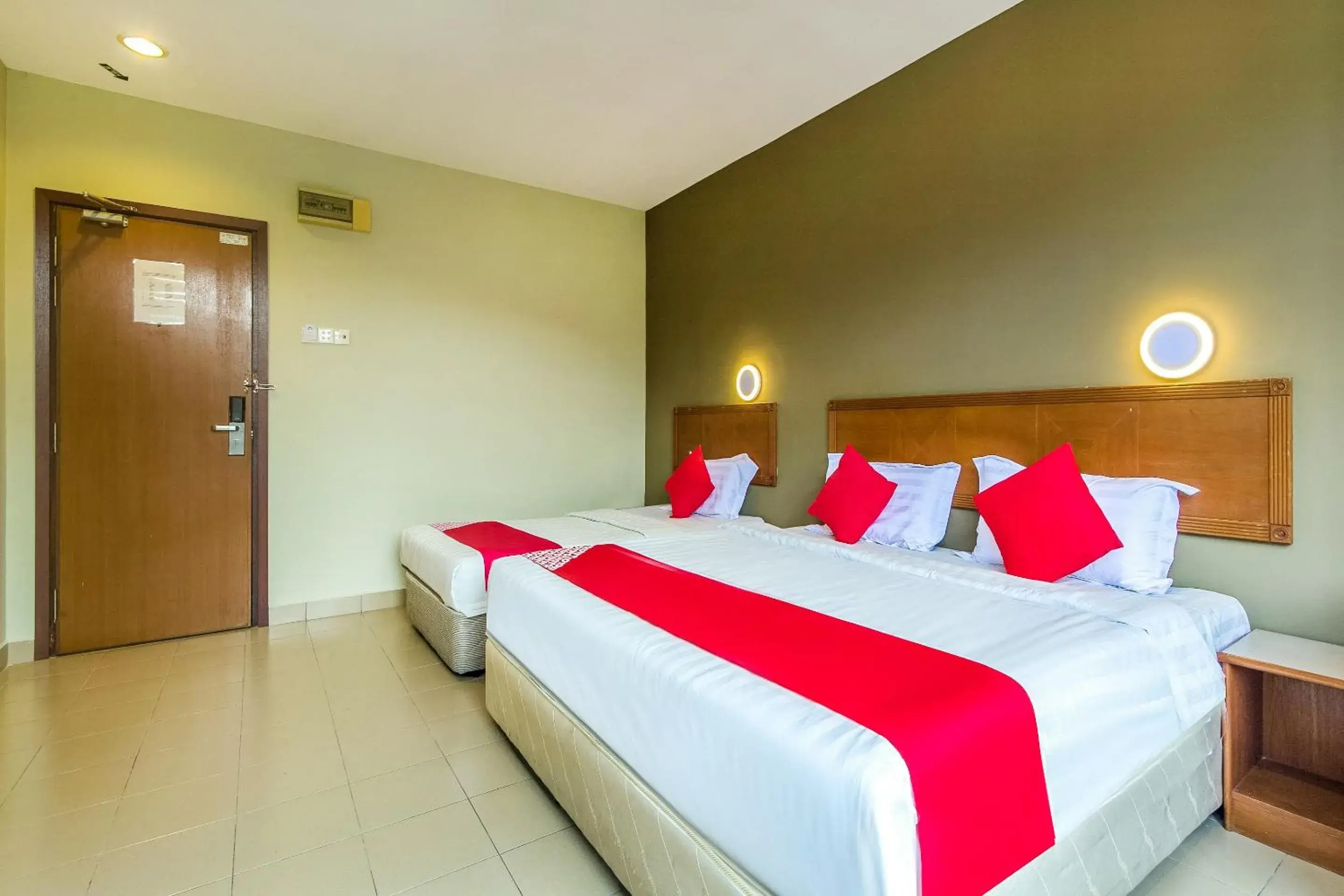 Bedroom, Bed in Super OYO 828 Comfort Hotel Shah Alam