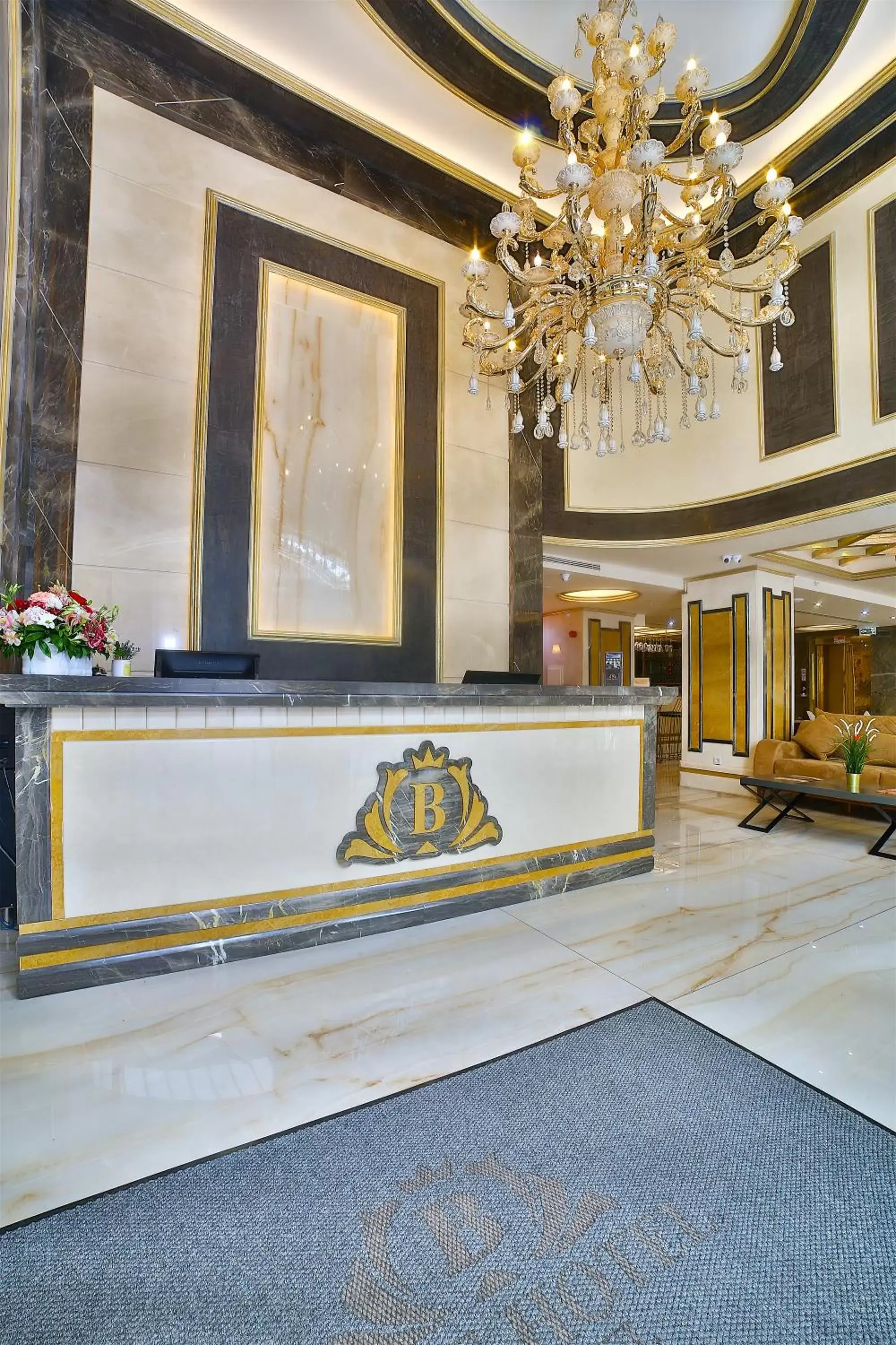 Lobby or reception in Büke Hotel