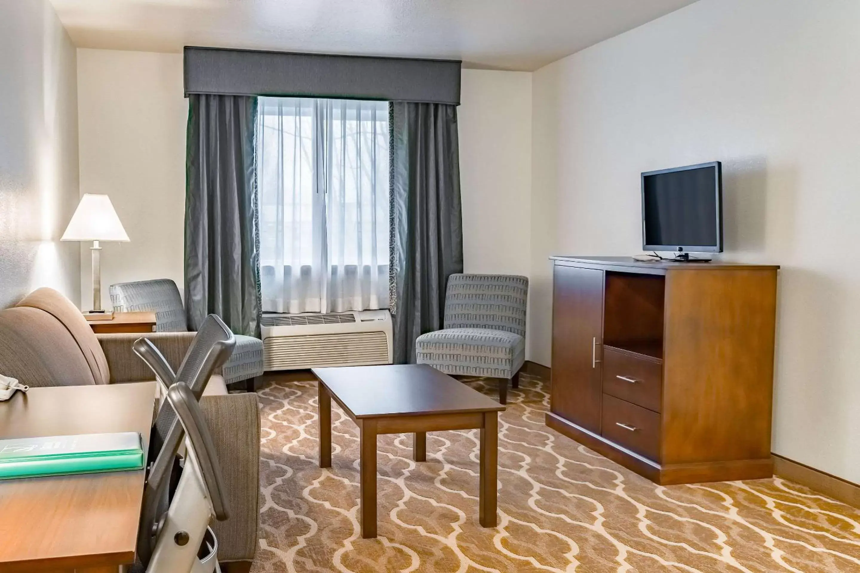 Photo of the whole room, TV/Entertainment Center in Quality Inn & Suites Vancouver North