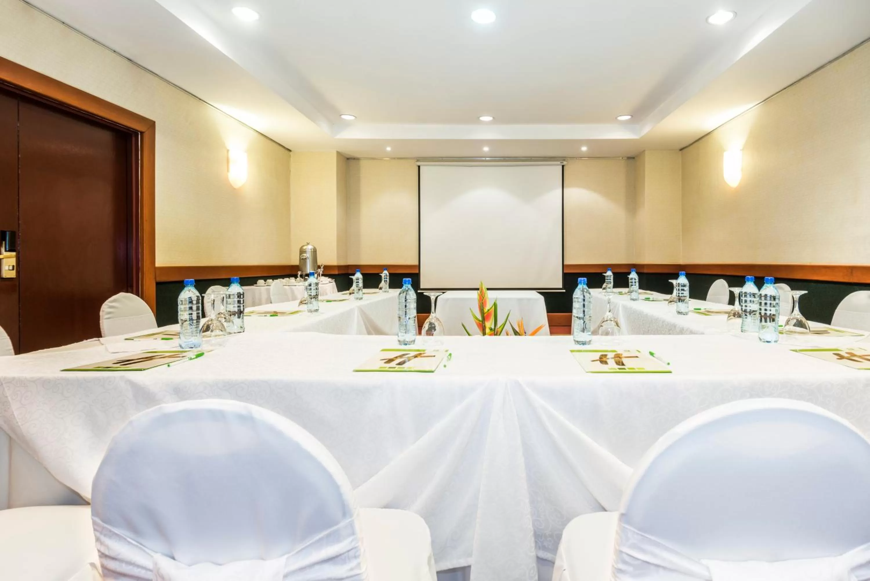 Meeting/conference room in Holiday Inn Convention Center by IHG