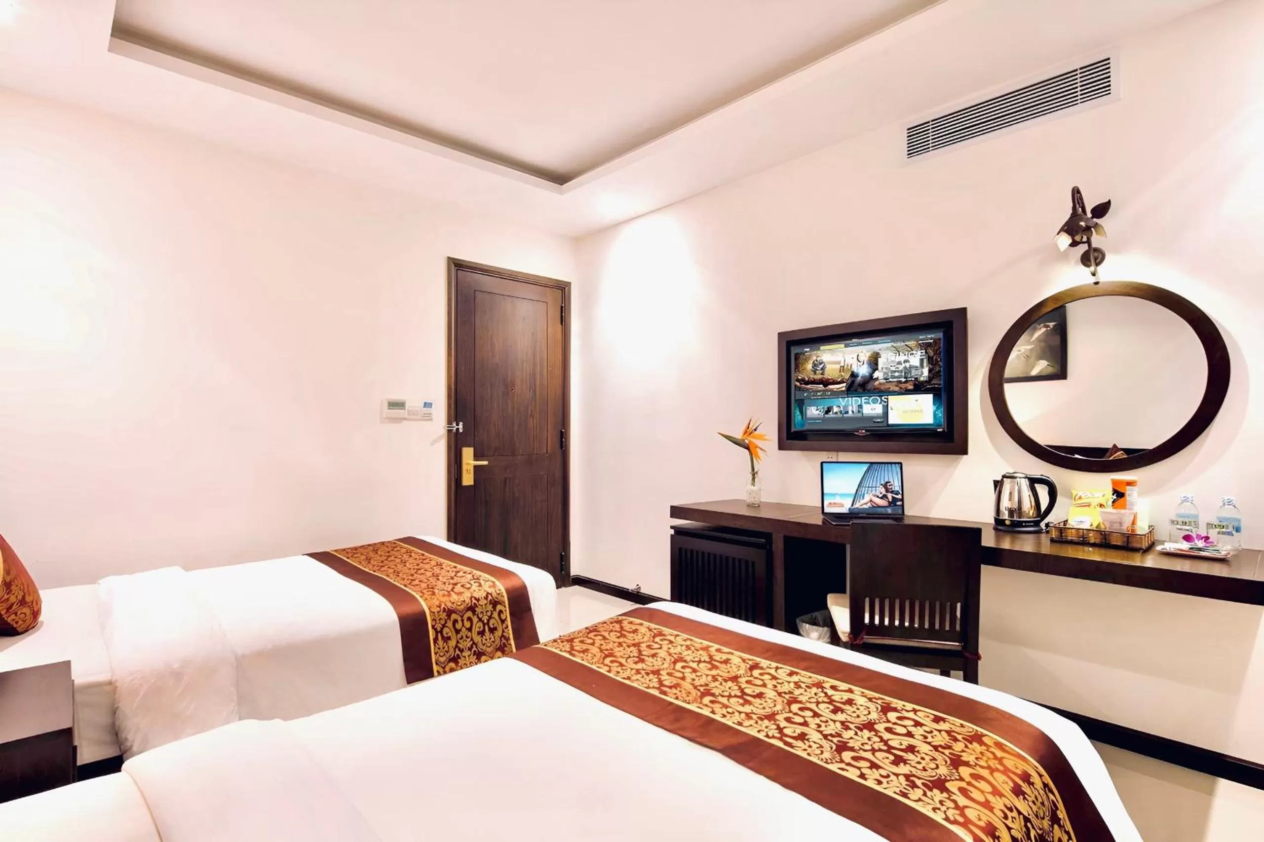 TV and multimedia, Bed in Edele Nha Trang Hotel