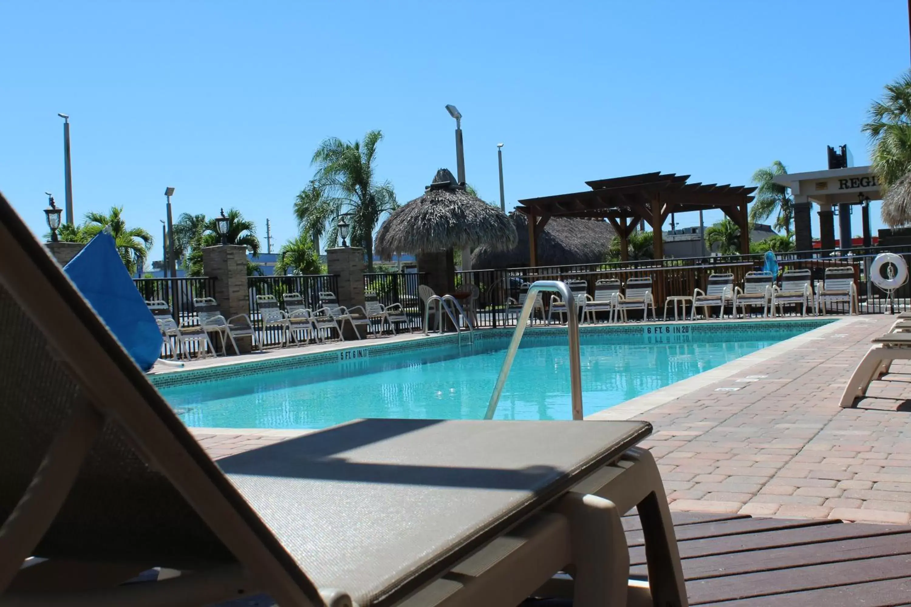 Swimming Pool in Quality Inn Florida City - Gateway to the Keys