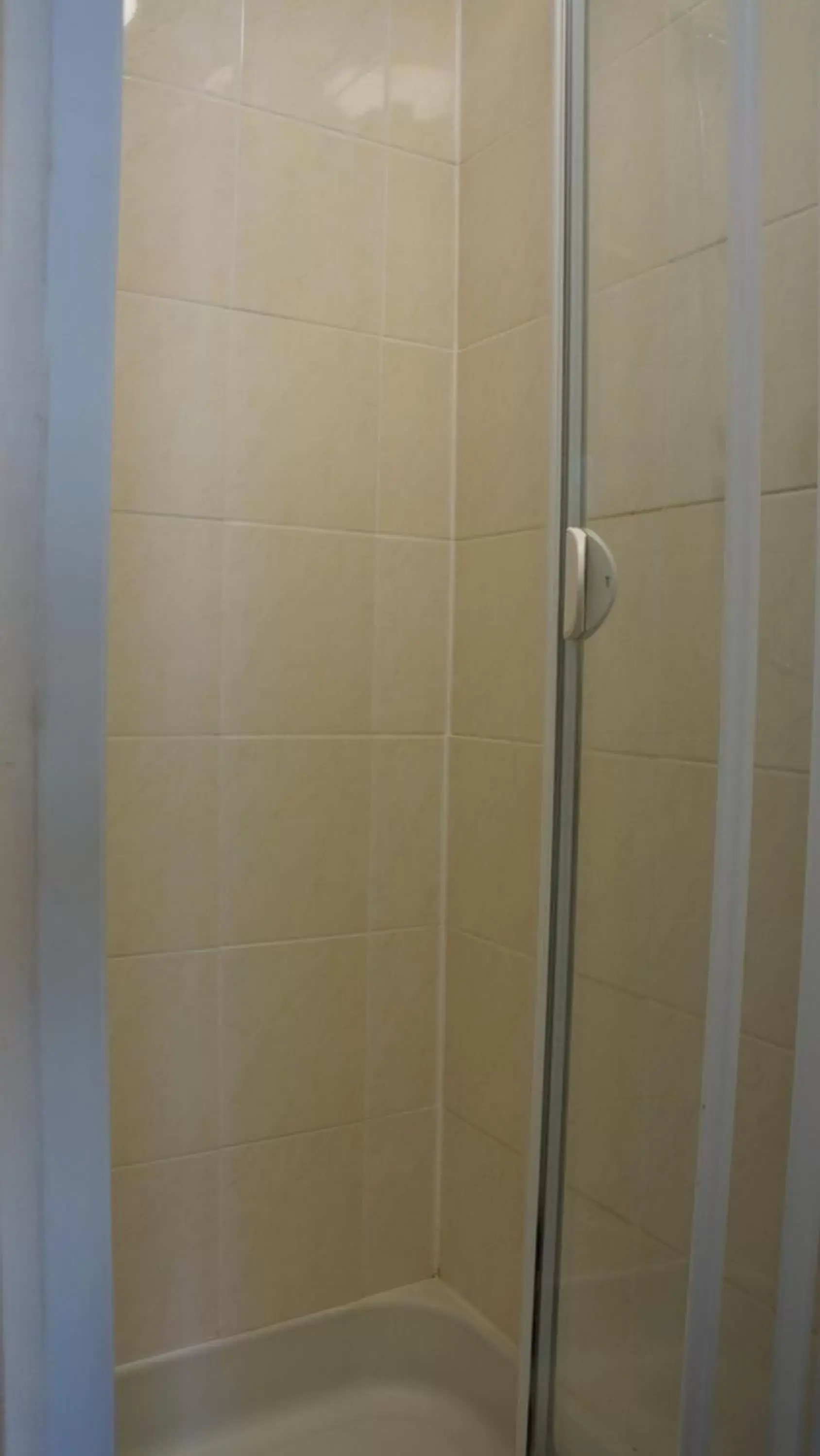 Bathroom in OYO Oban Hotel