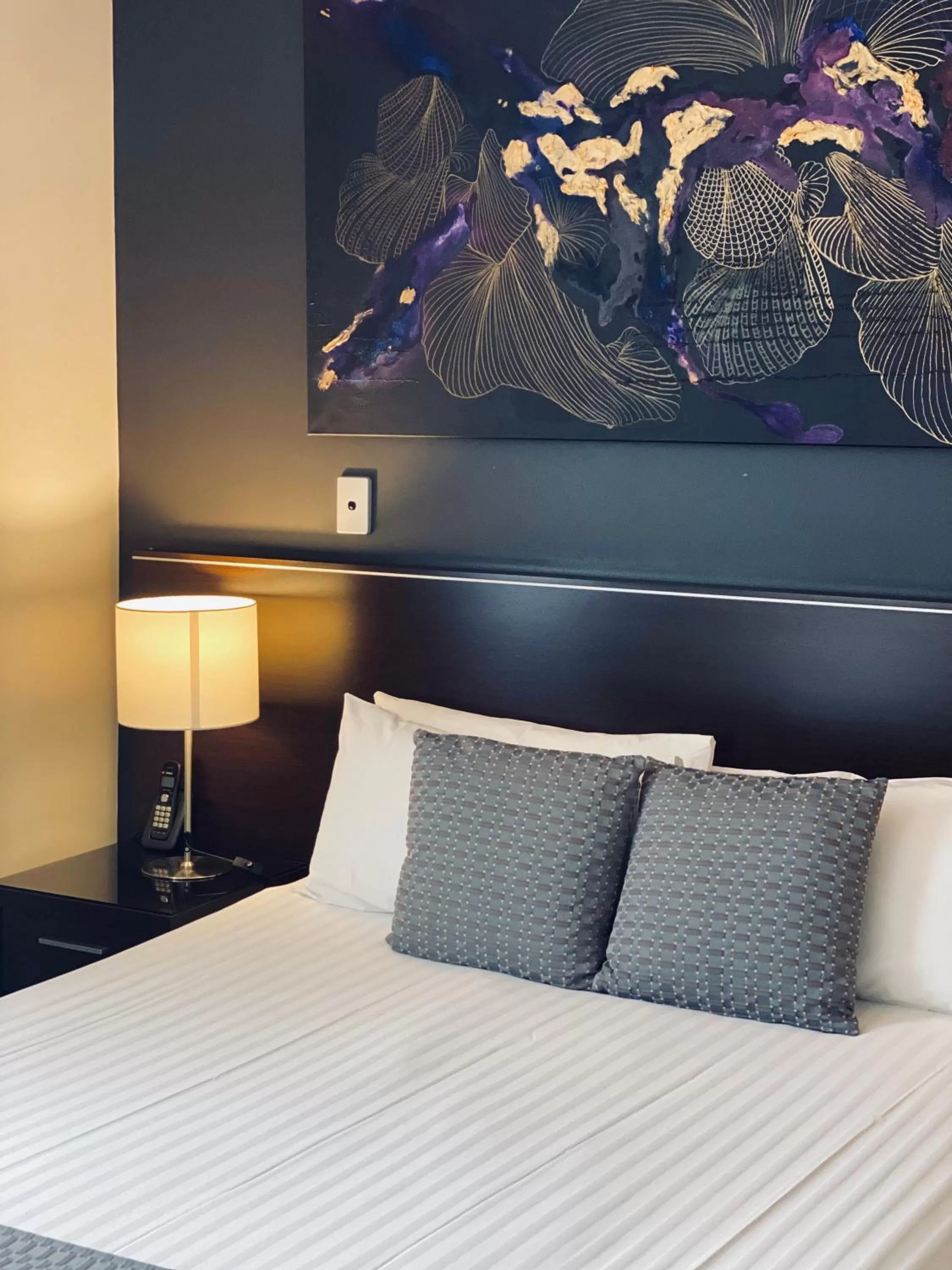 Bed in ibis Styles Broken Hill