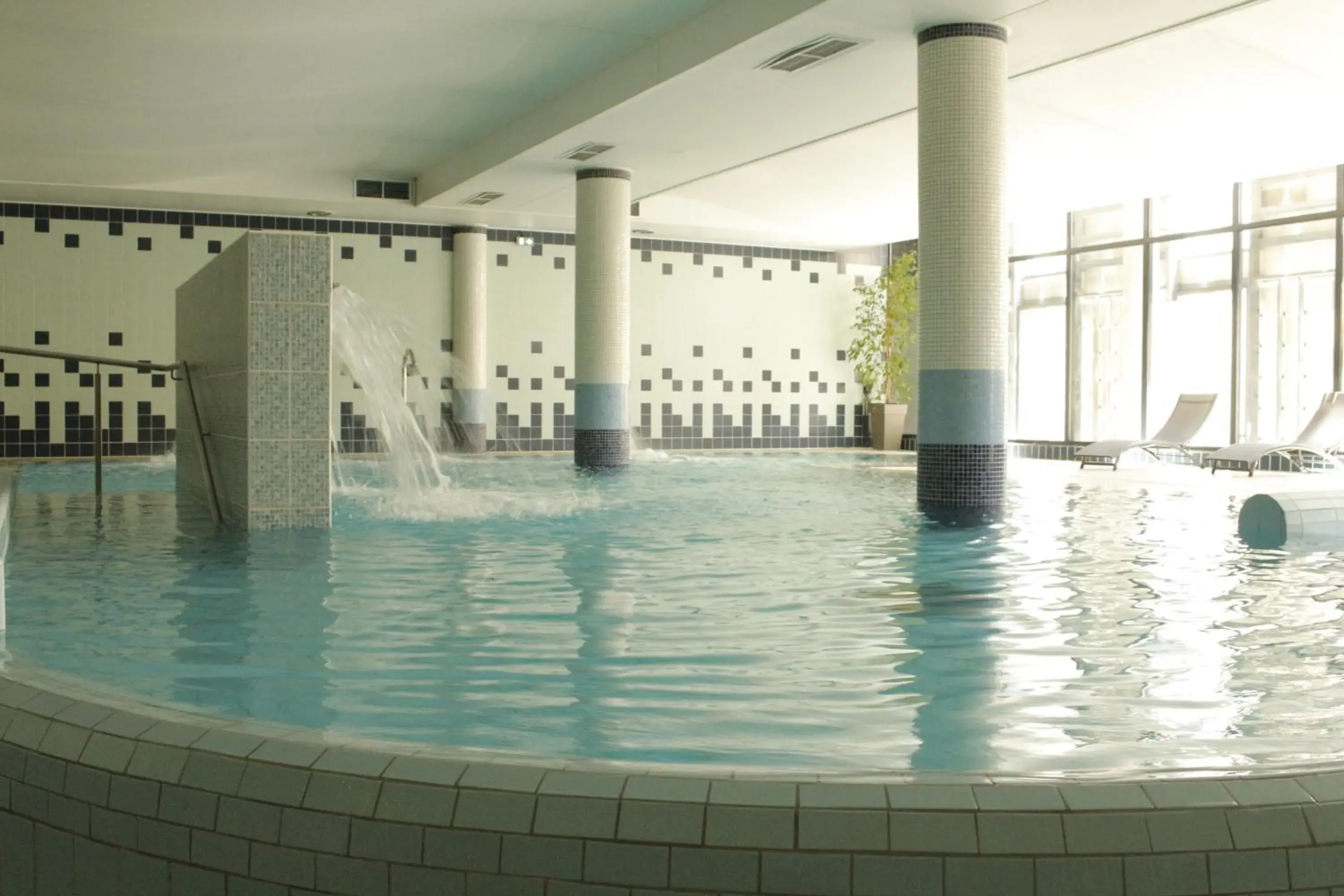 Spa and wellness centre/facilities, Swimming Pool in College des Doctrinaires