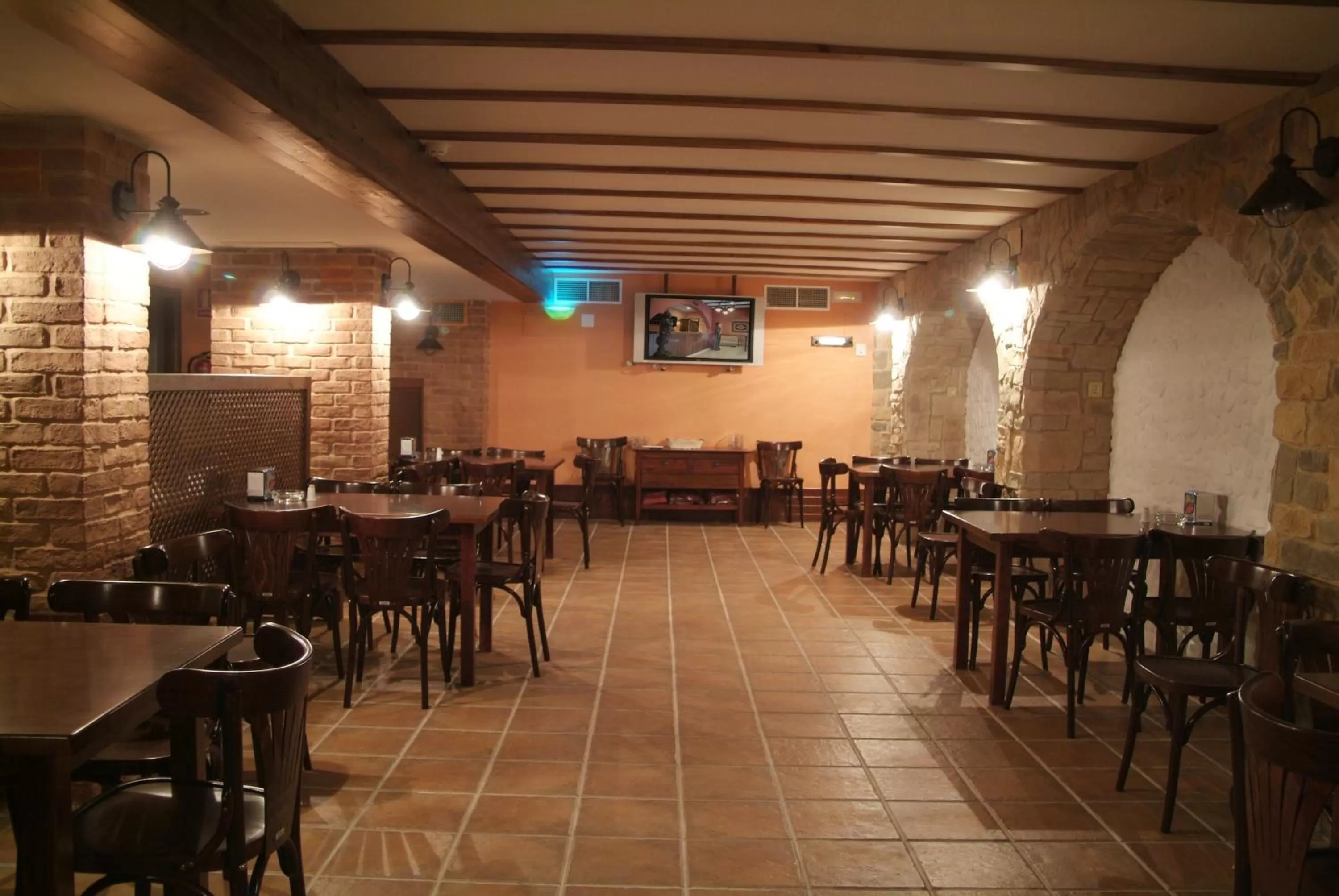 Restaurant/places to eat in Hotel Cervantes