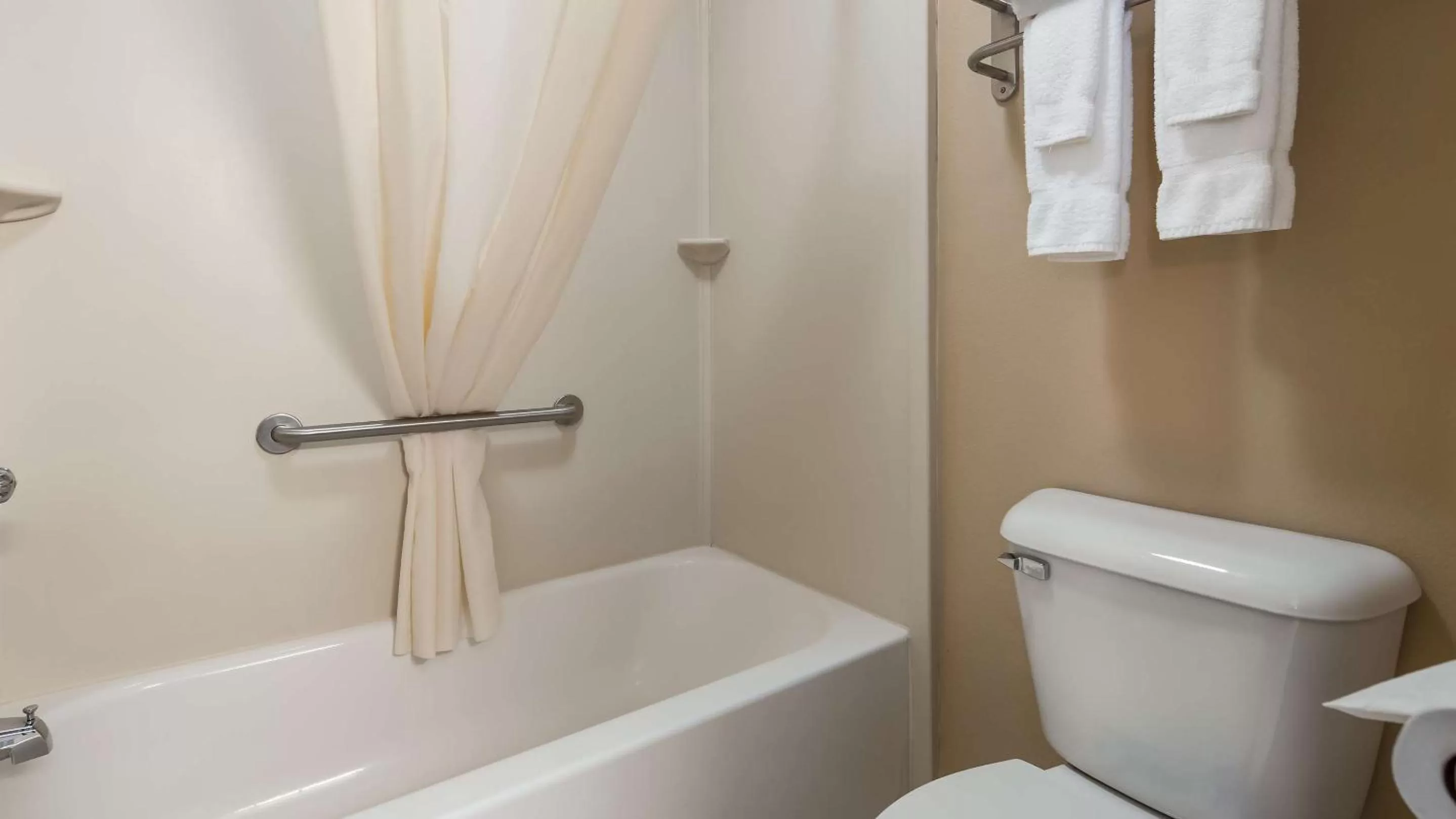 Toilet in Baymont by Wyndham Marion, OH