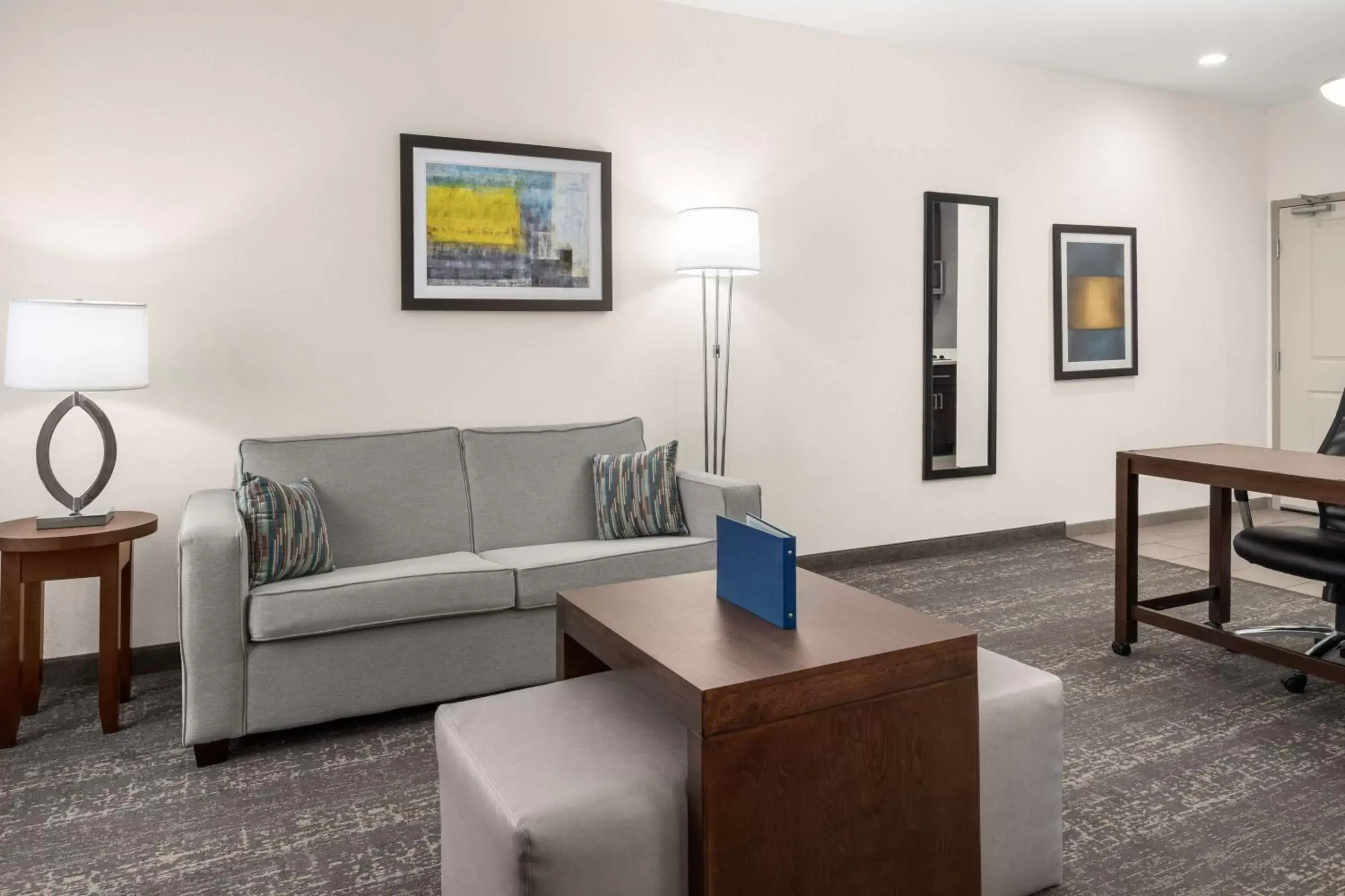 Living room, Seating Area in Homewood Suites By Hilton San Marcos