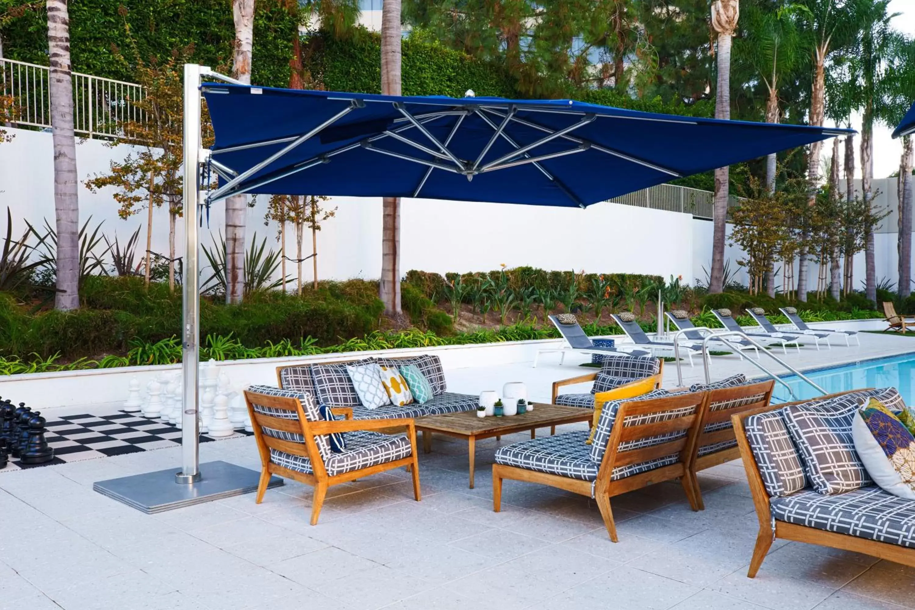 Swimming pool in Irvine Marriott