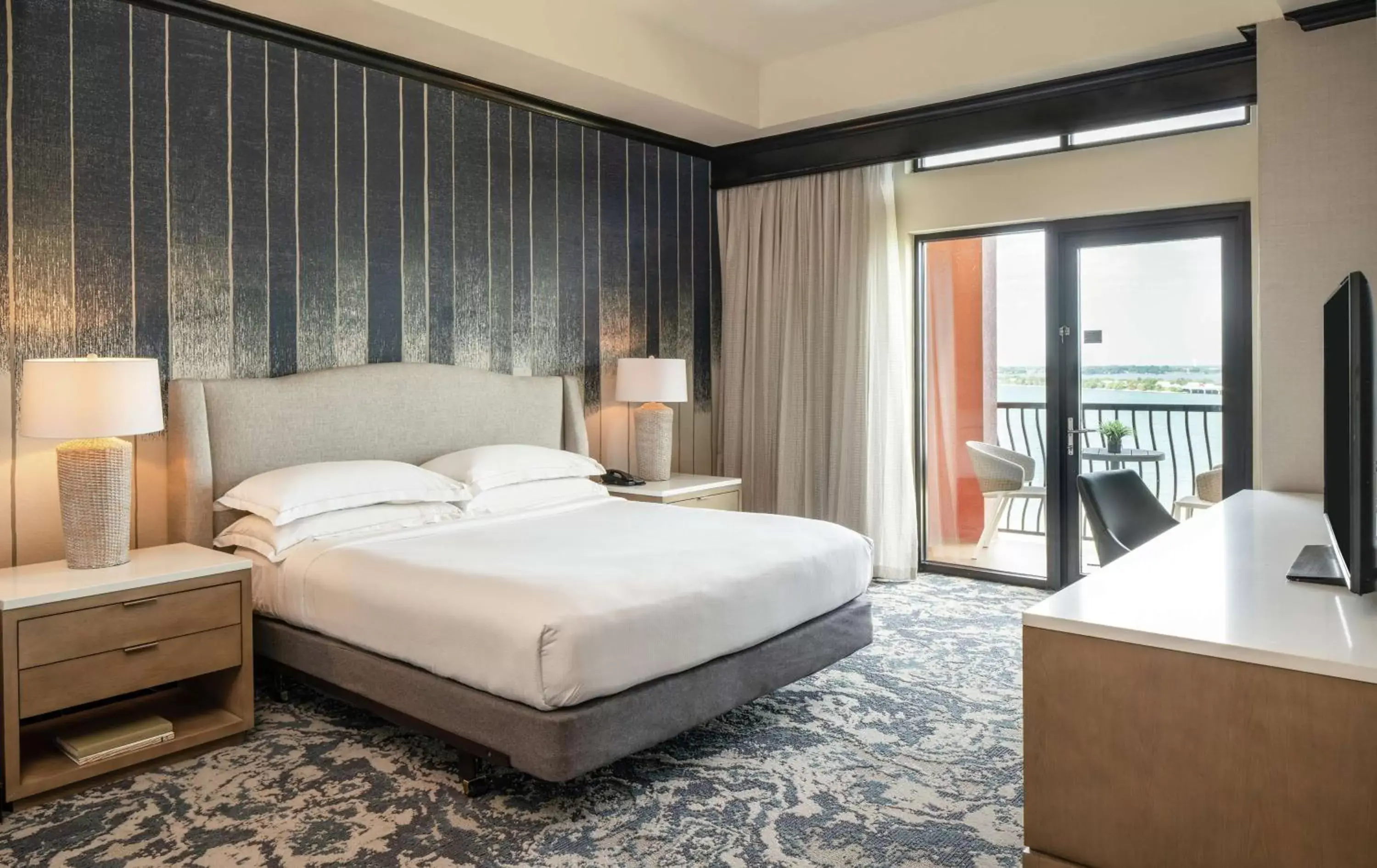 Bed in Hilton Dallas/Rockwall Lakefront Hotel