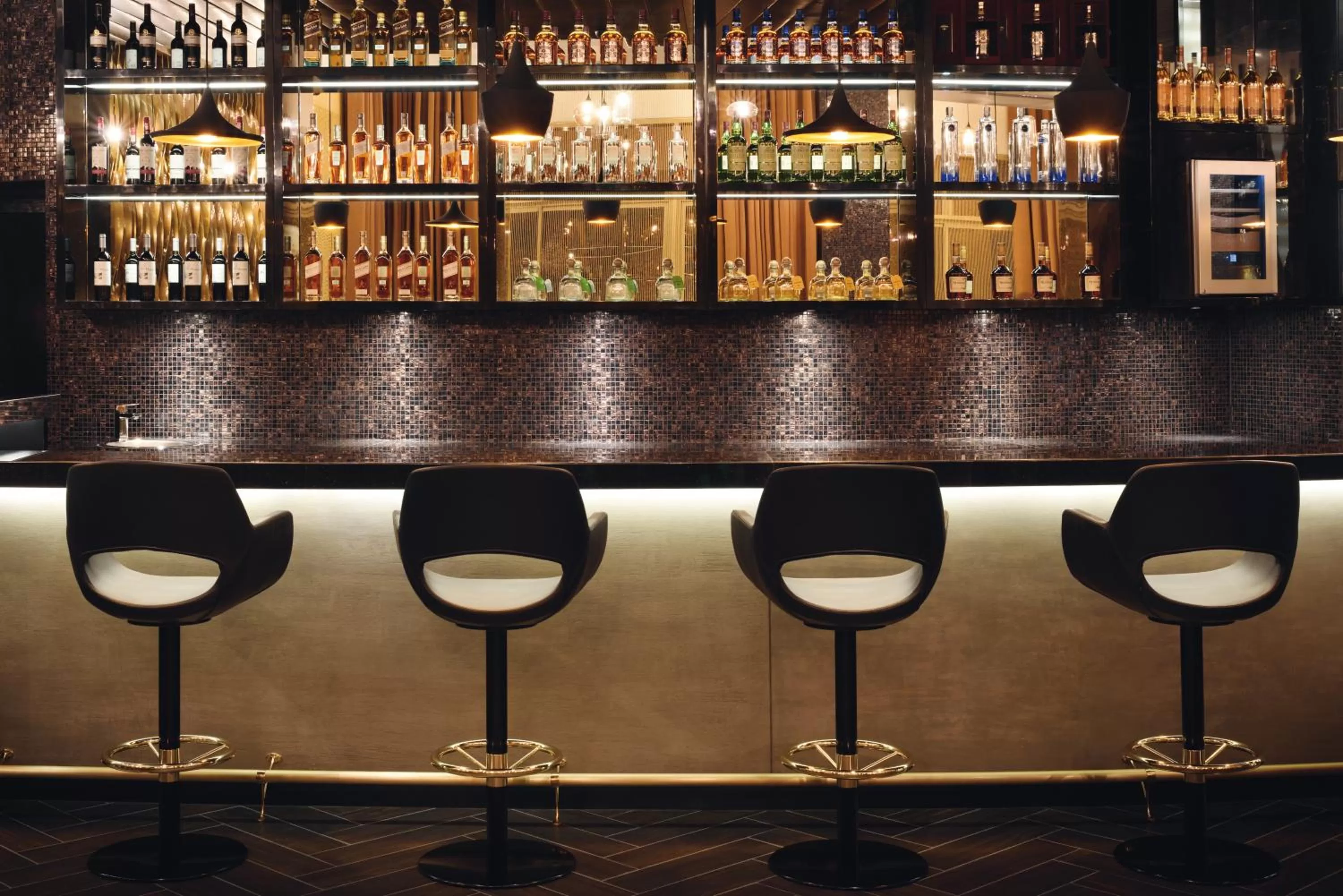 Restaurant/places to eat in Mövenpick Ambassador Hotel Accra