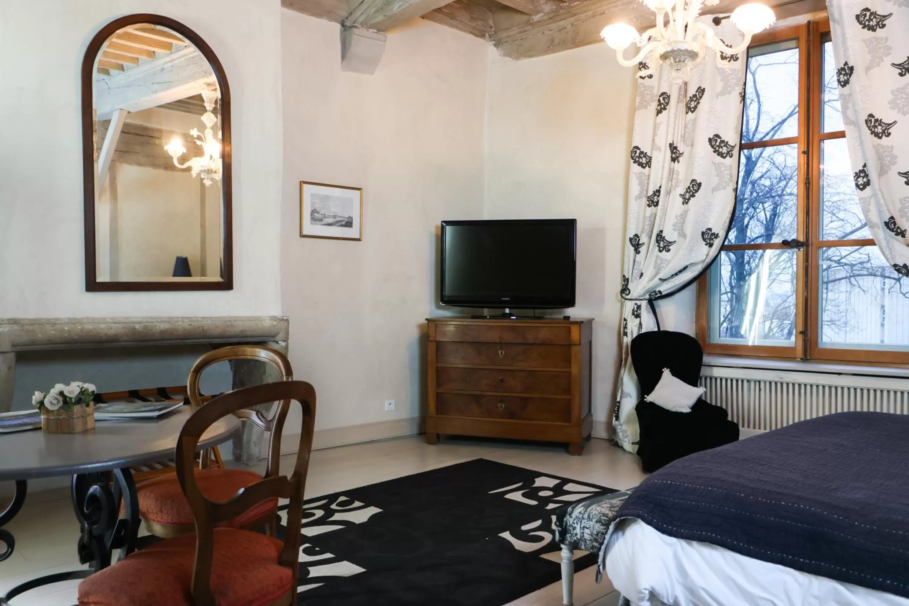 TV and multimedia, Bed in Maison de la Pra