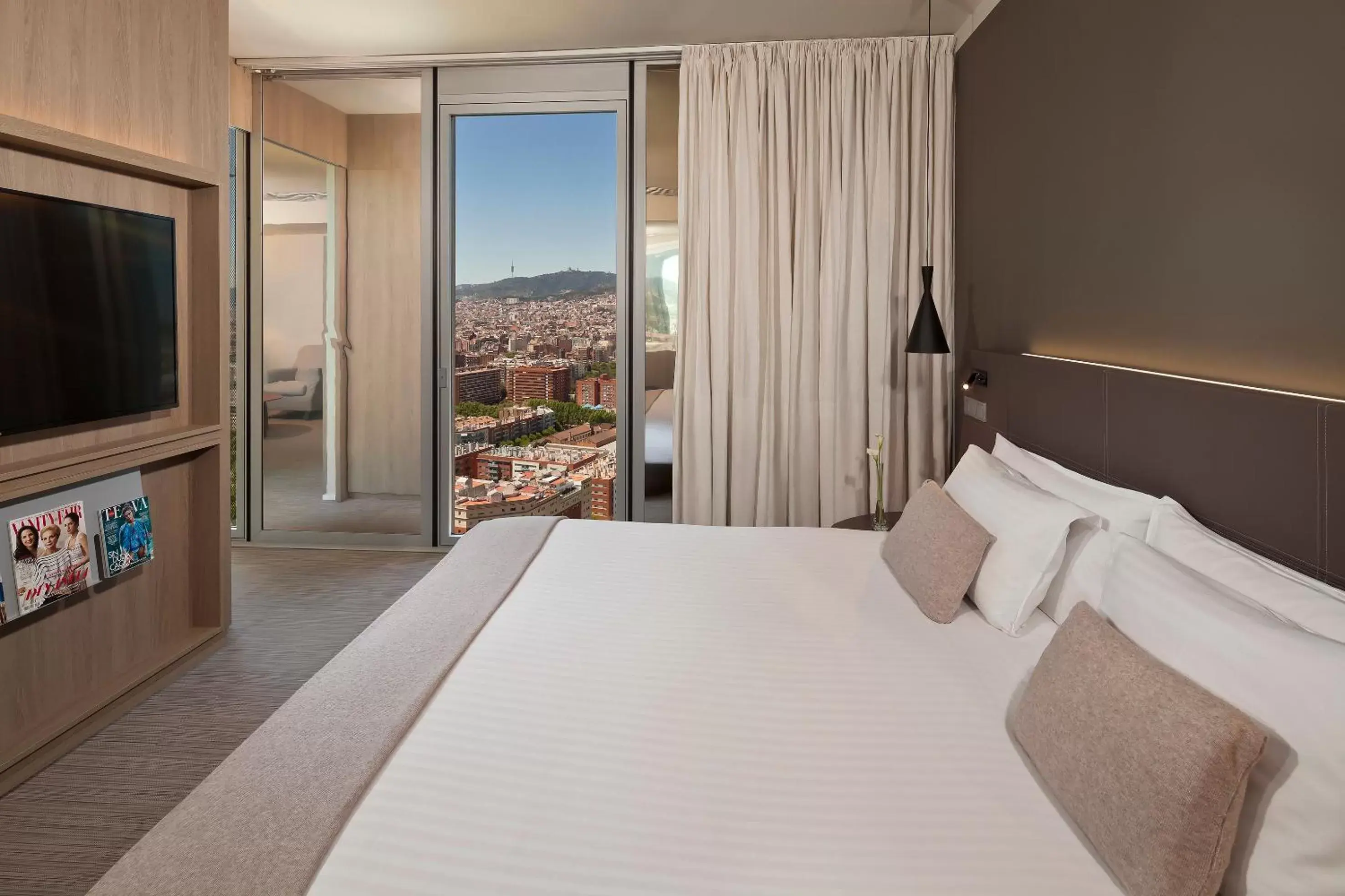 Bed in Melia Barcelona Sky 4* Sup