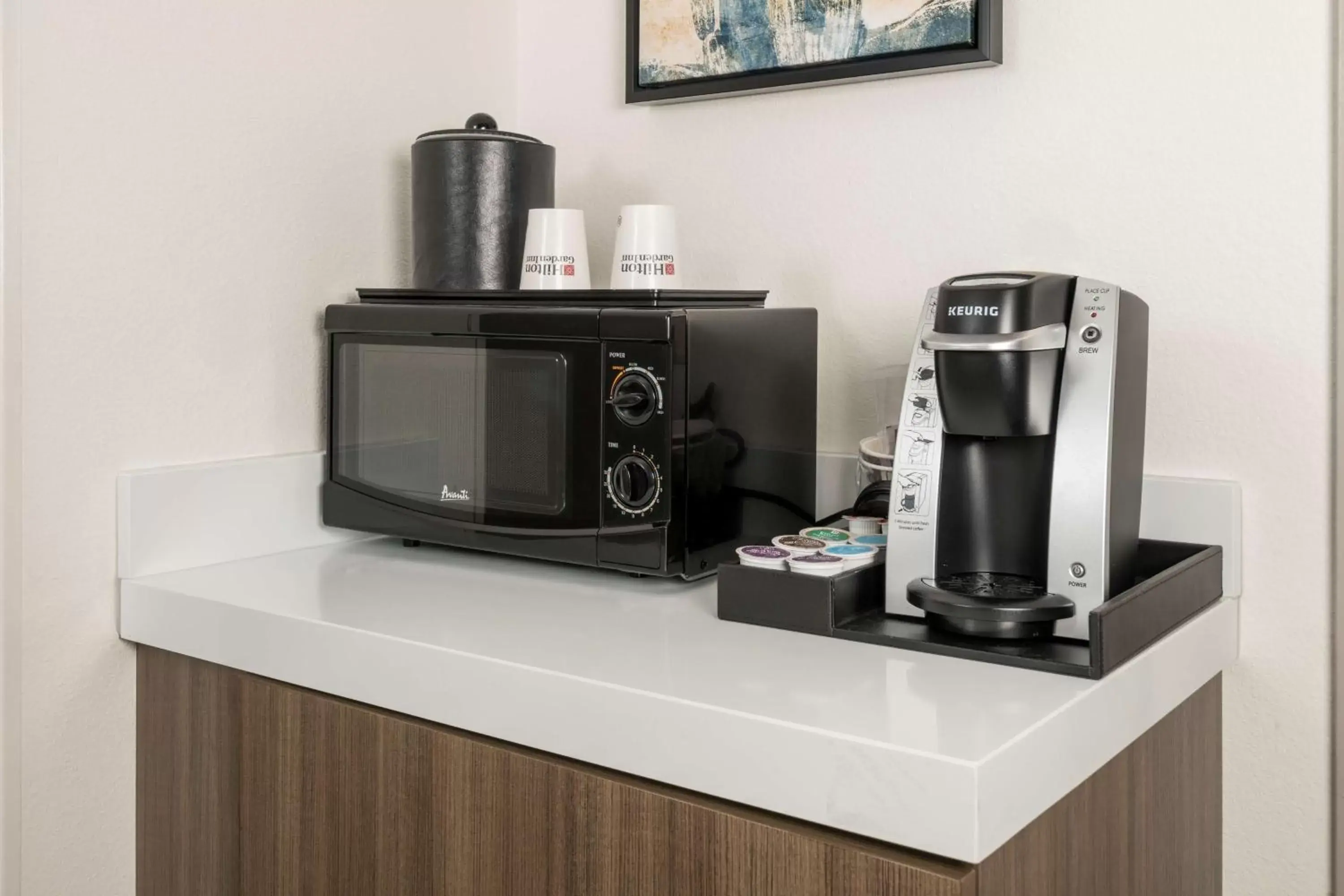 Photo of the whole room, Coffee/Tea Facilities in Hilton Garden Inn Scottsdale North/Perimeter Center