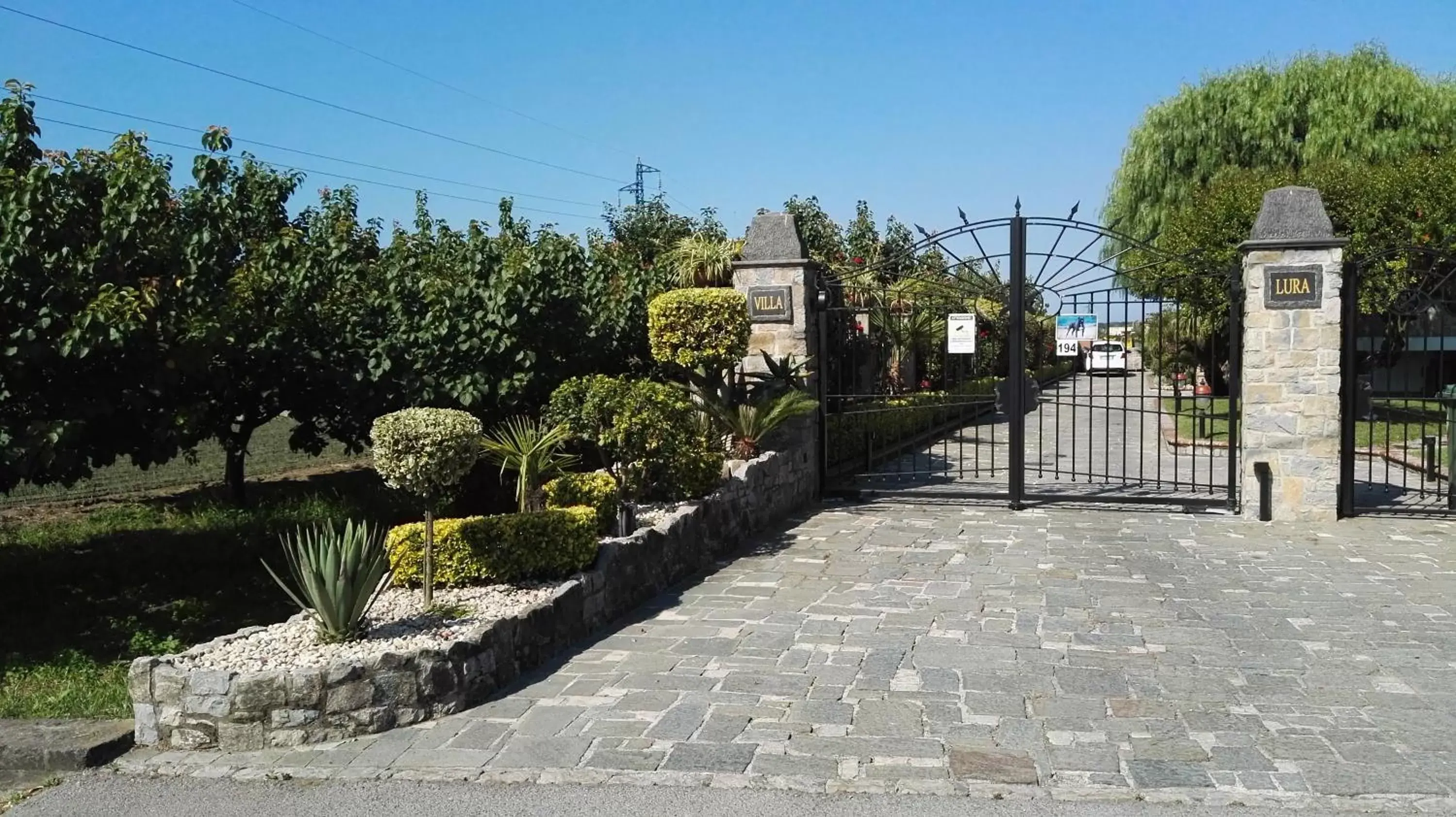 View (from property/room), Garden in B&B Villa Lura Pompei