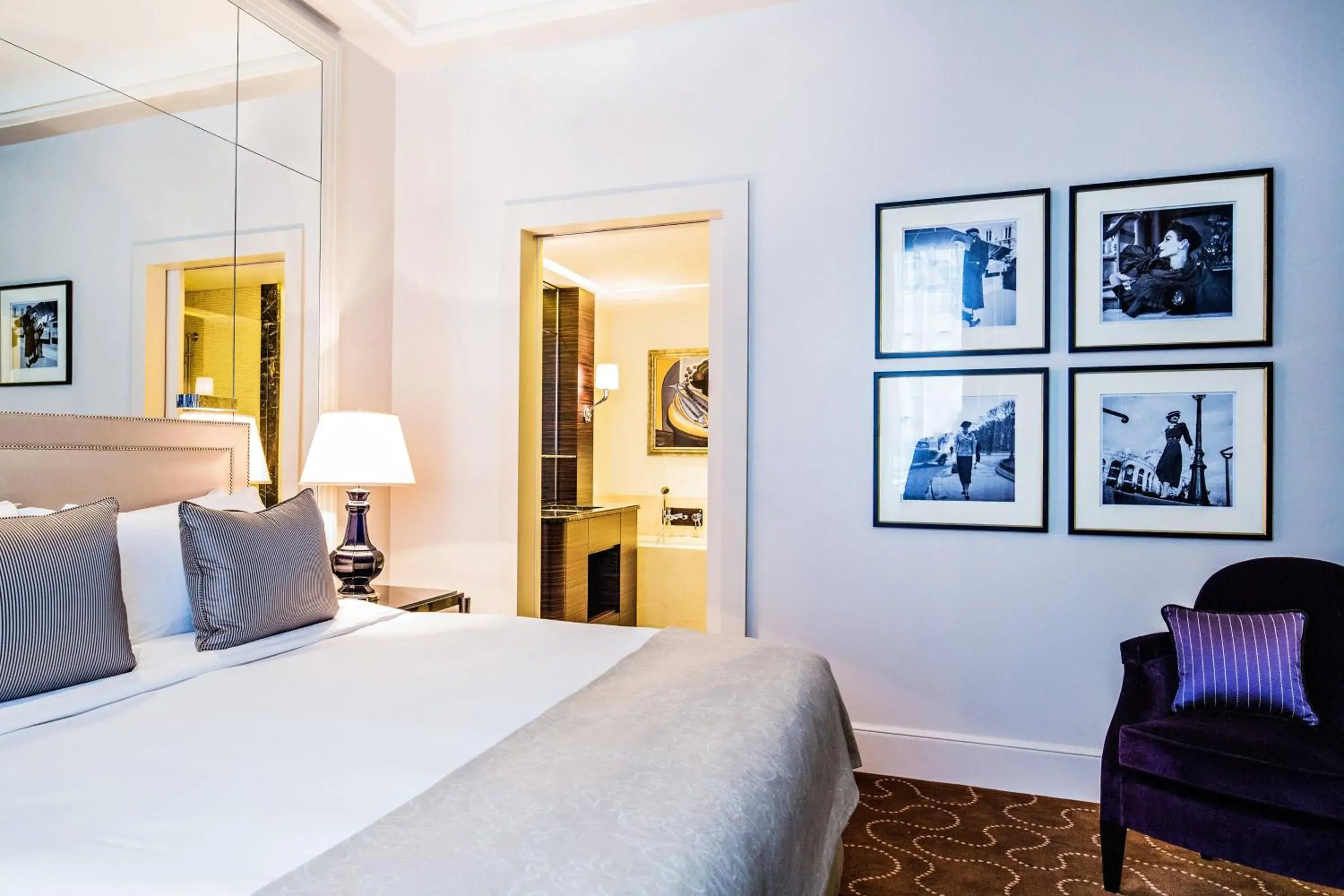 Bedroom, Bed in Prince de Galles, a Luxury Collection hotel, Paris