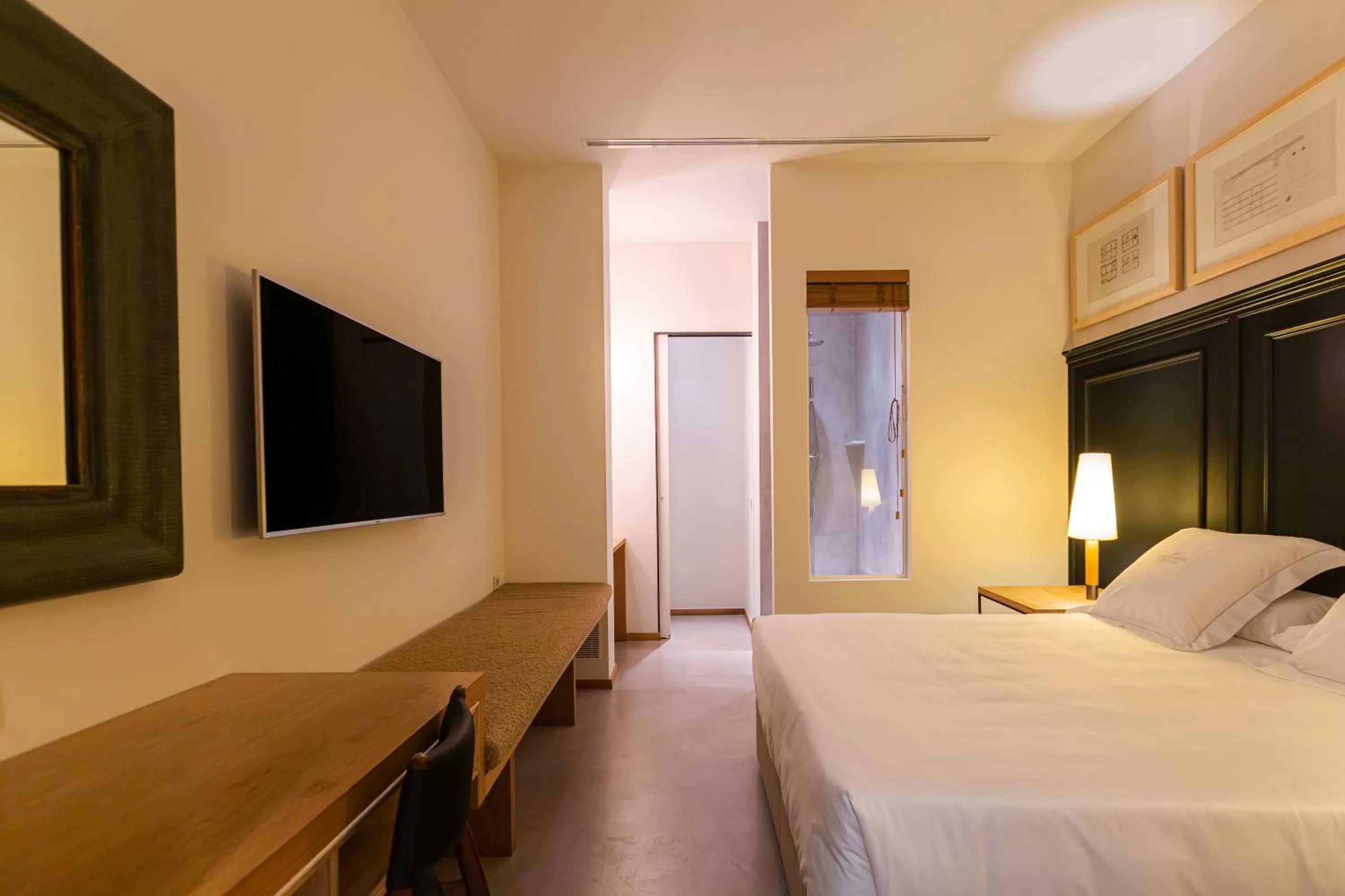 Photo of the whole room, Bed in Hotel Margot House Barcelona