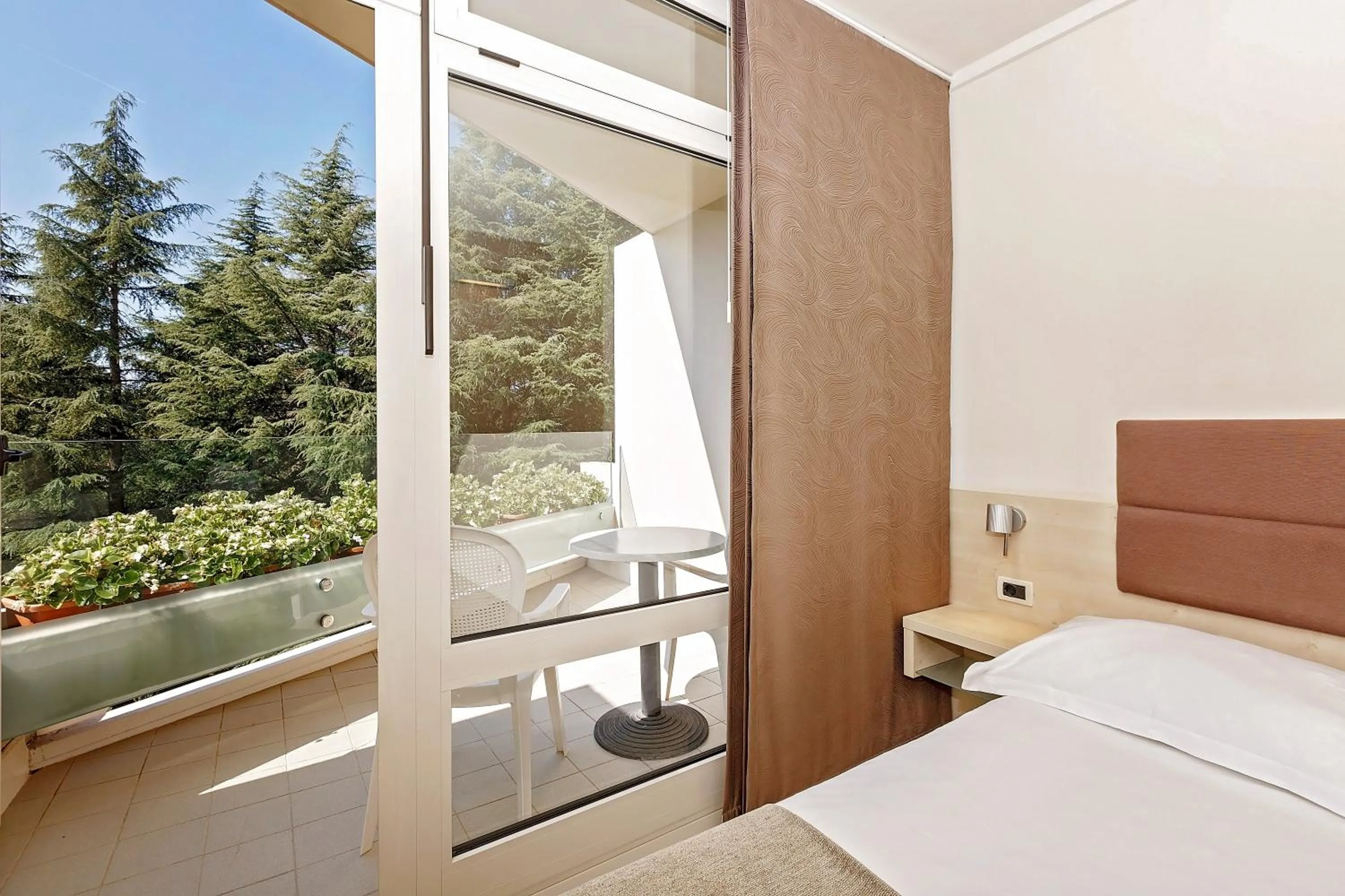 Balcony/Terrace, Bed in Hotel Mediteran Plava Laguna