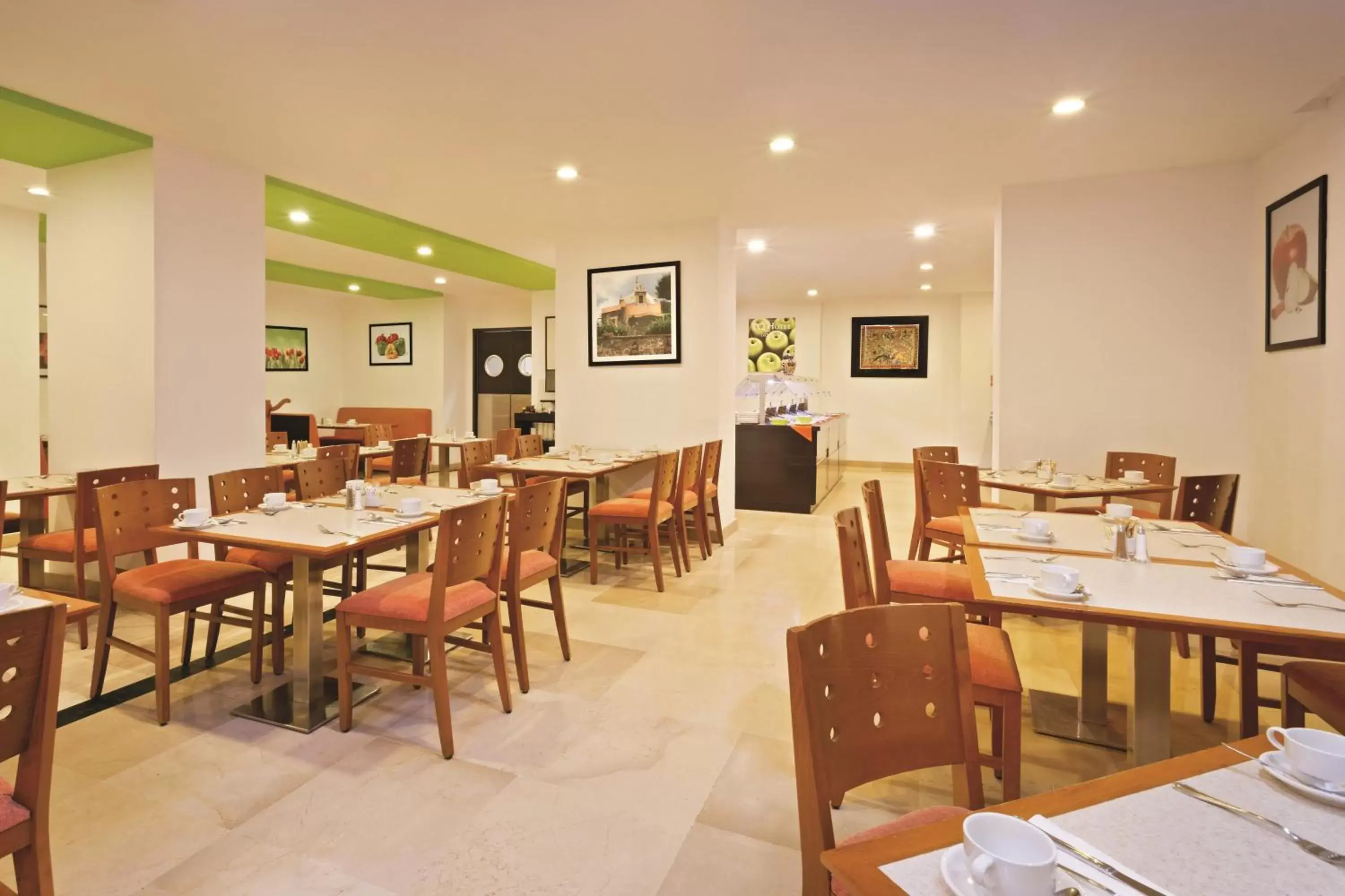 Restaurant/Places to Eat in La Quinta by Wyndham Puebla Palmas Angelopolis