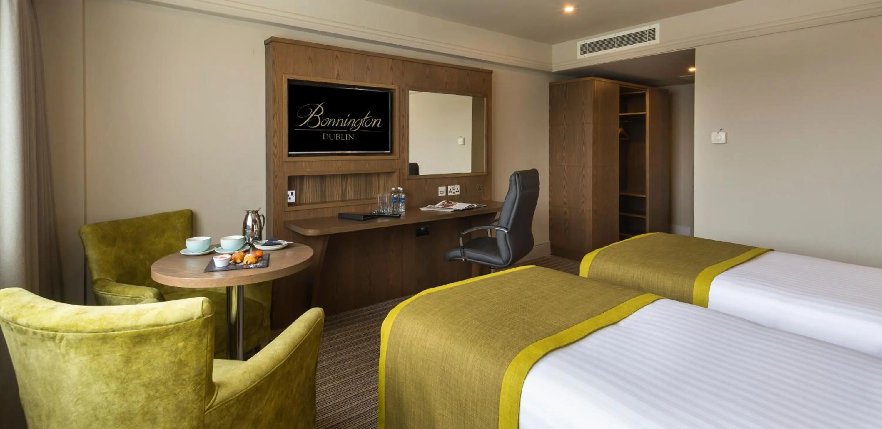 Bed in Bonnington Hotel & Leisure Centre