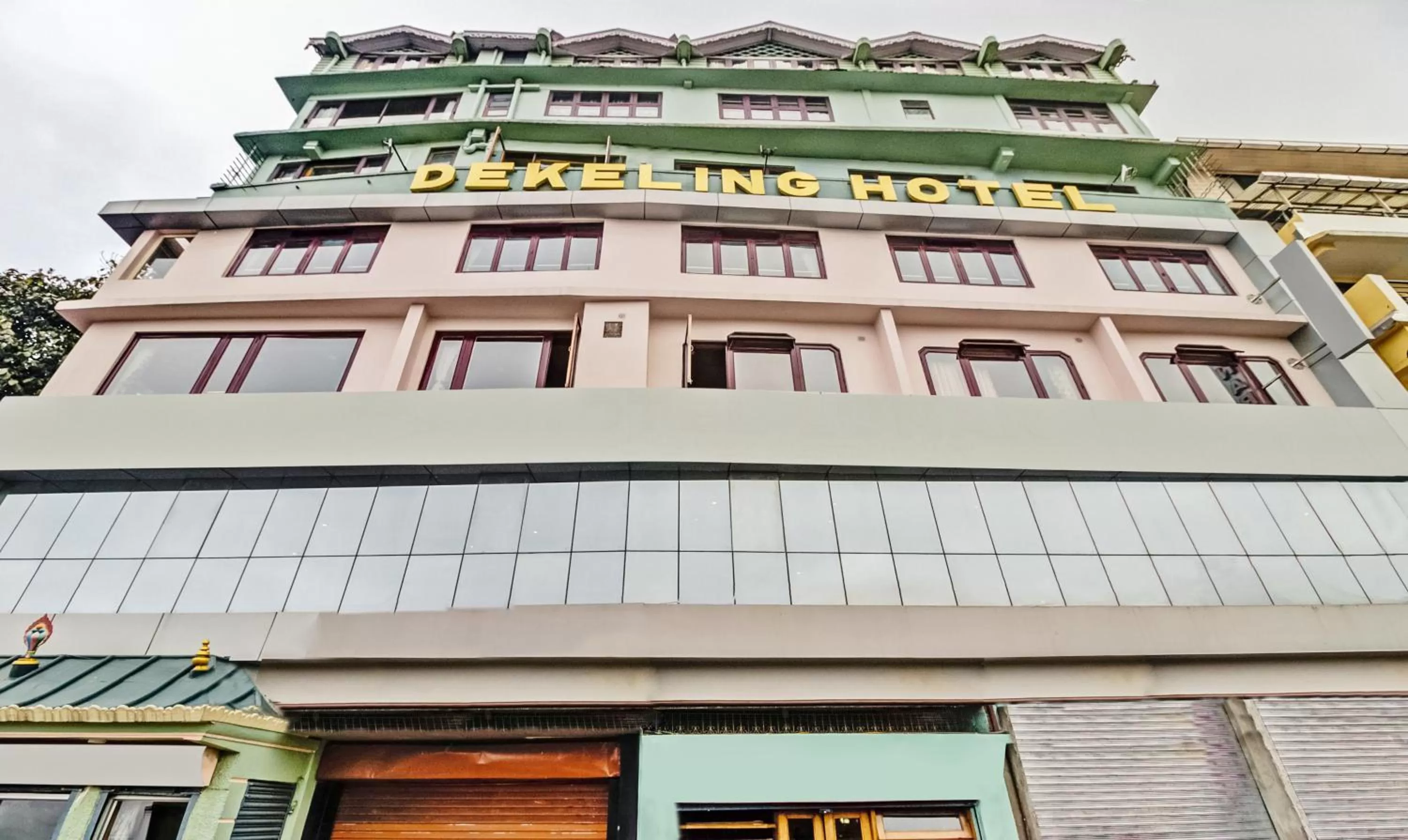 Facade/entrance in Dekeling Hotel