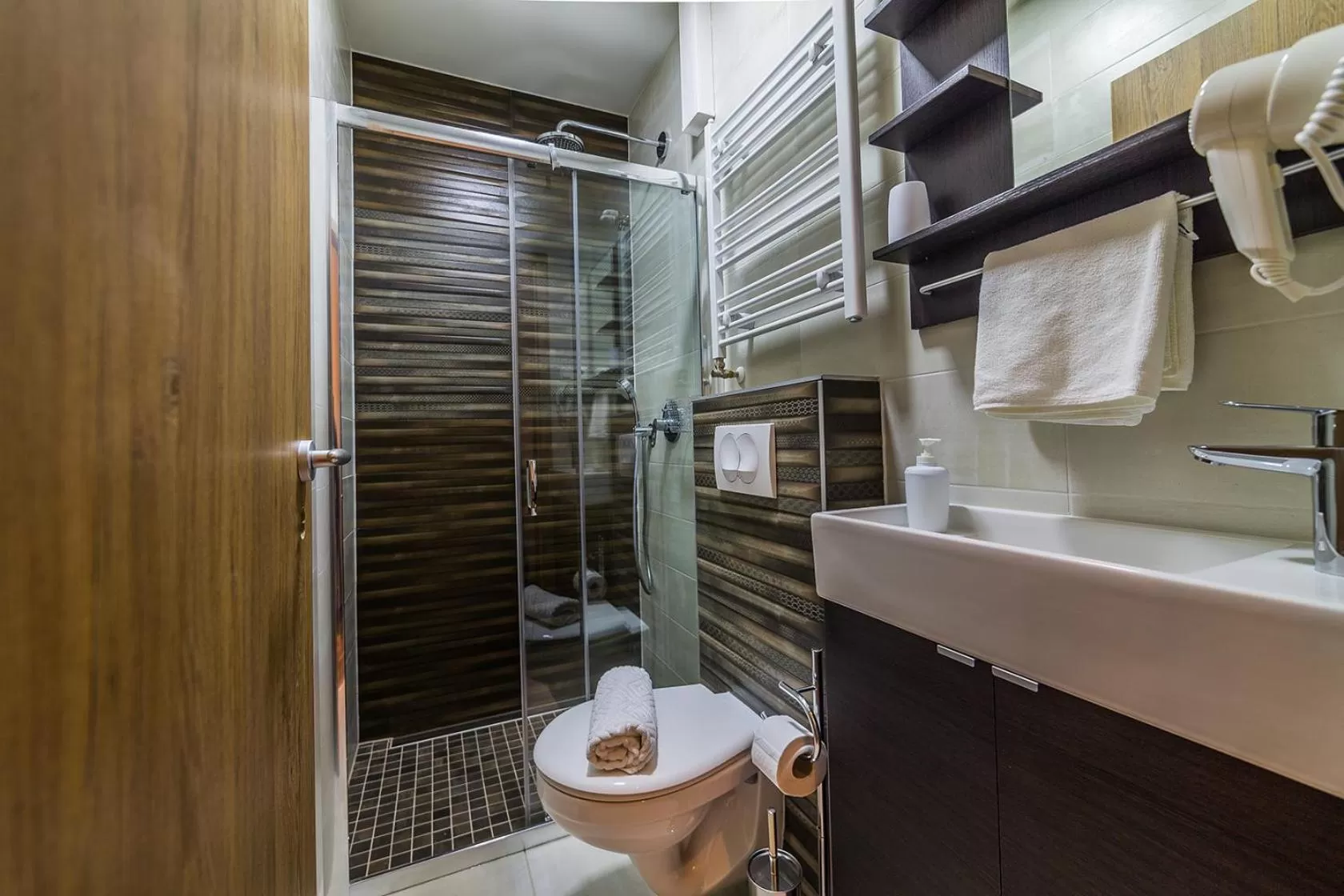 Shower in Sztár Motel Étterem