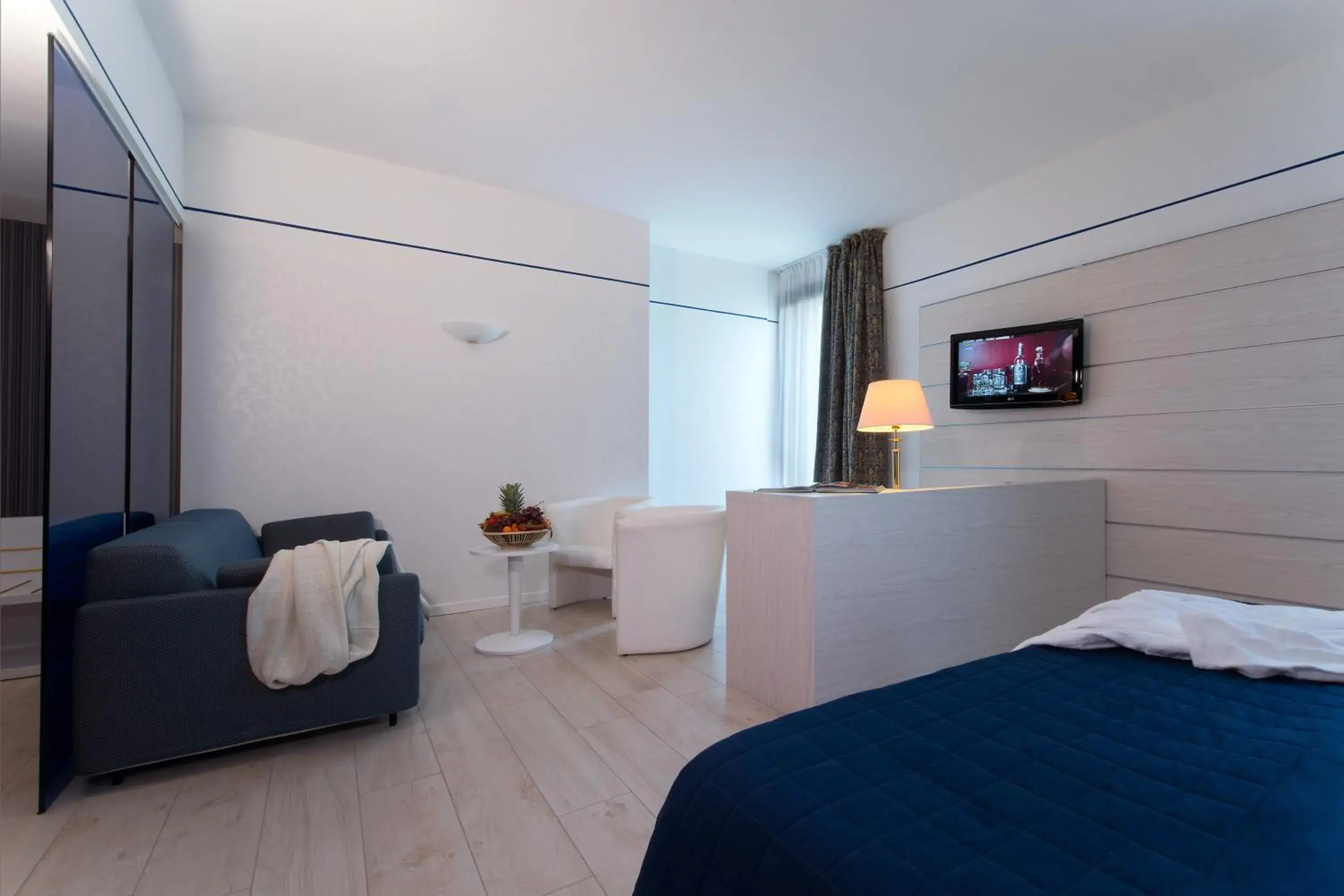 Bedroom, Bed in Cdh Hotel Parma & Congressi