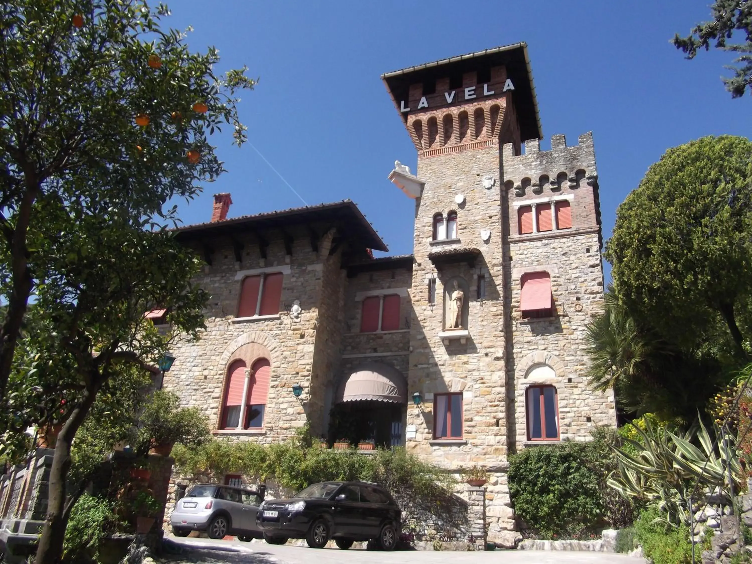 Property Building in Hotel La Vela-Castello Il Rifugio