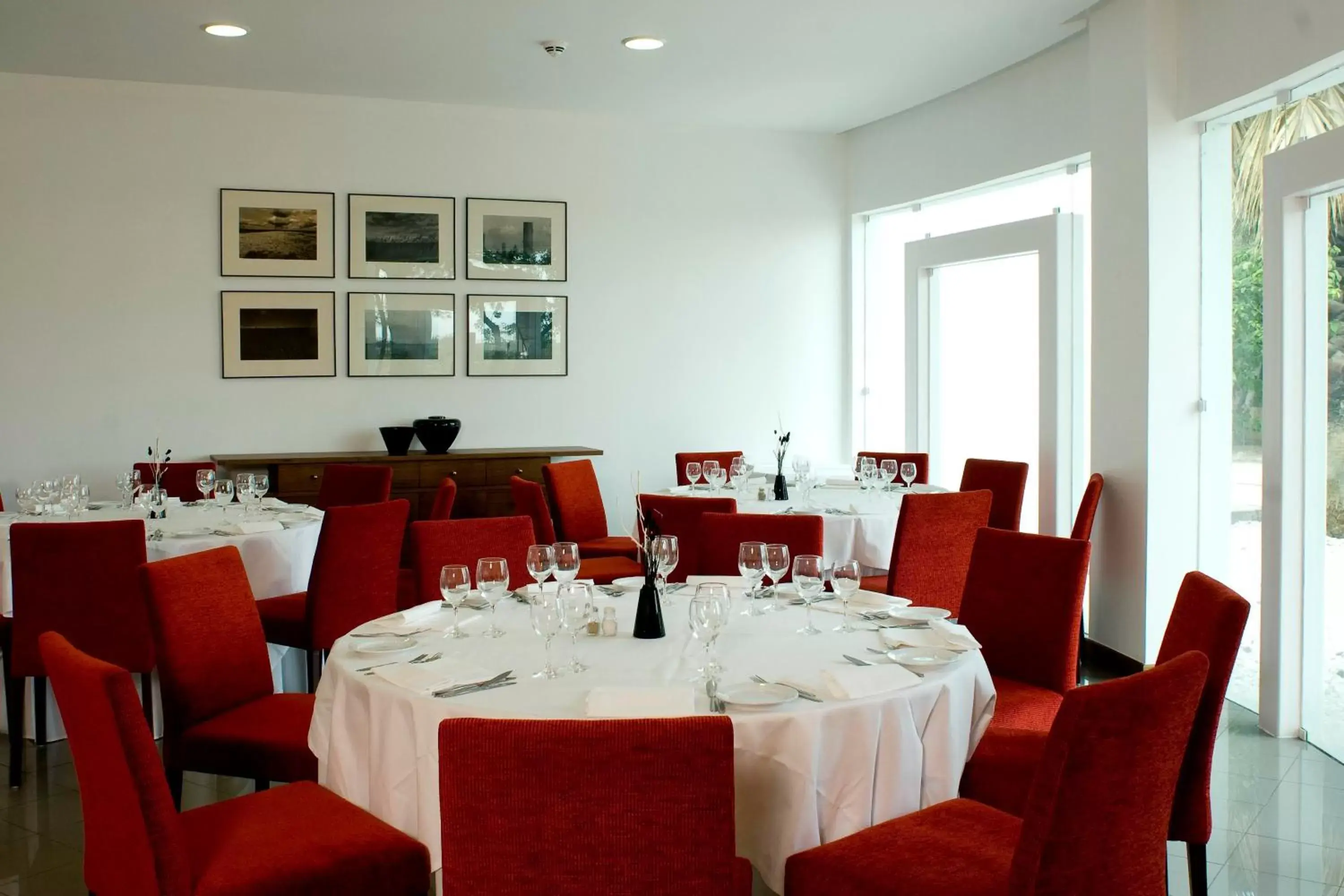 Restaurant/Places to Eat in Leziria Parque Hotel