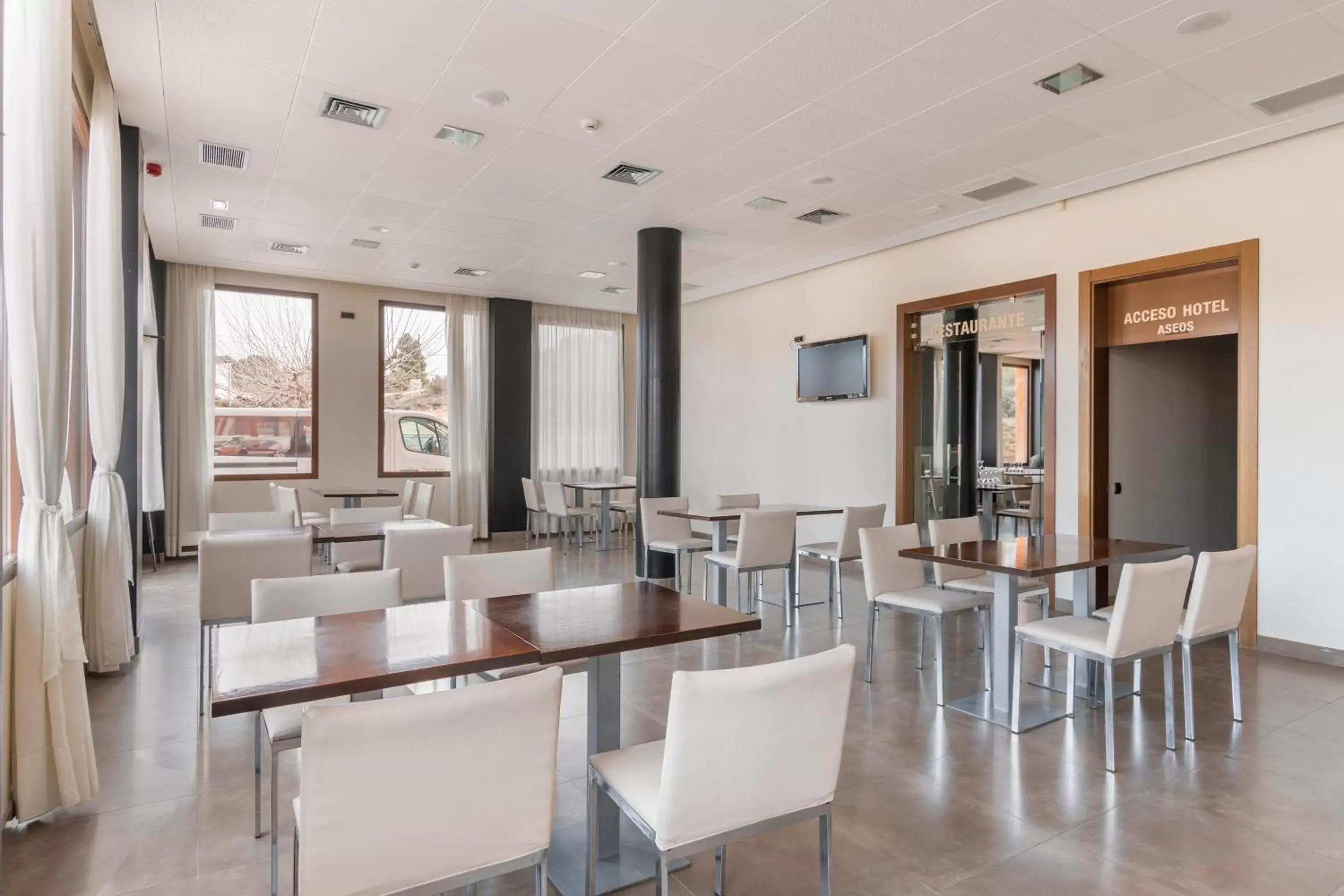 Lounge or bar, Restaurant/Places to Eat in Fuente del Miro